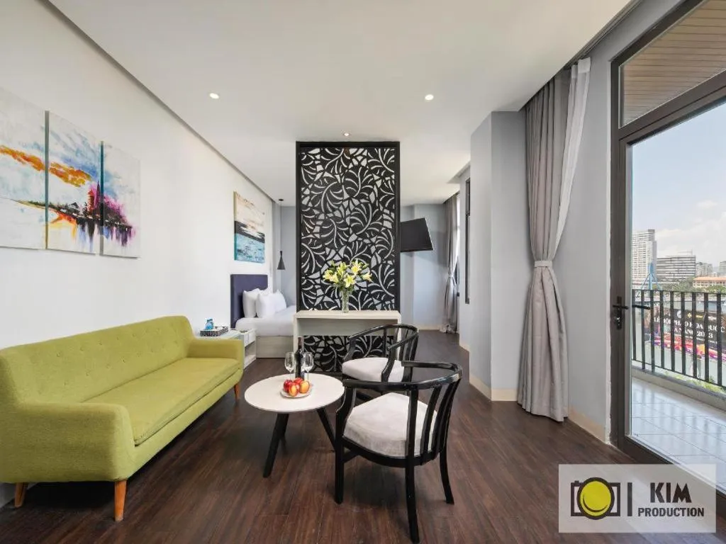 Bedroom in Capital O 1200 Salem Riverside Hotel