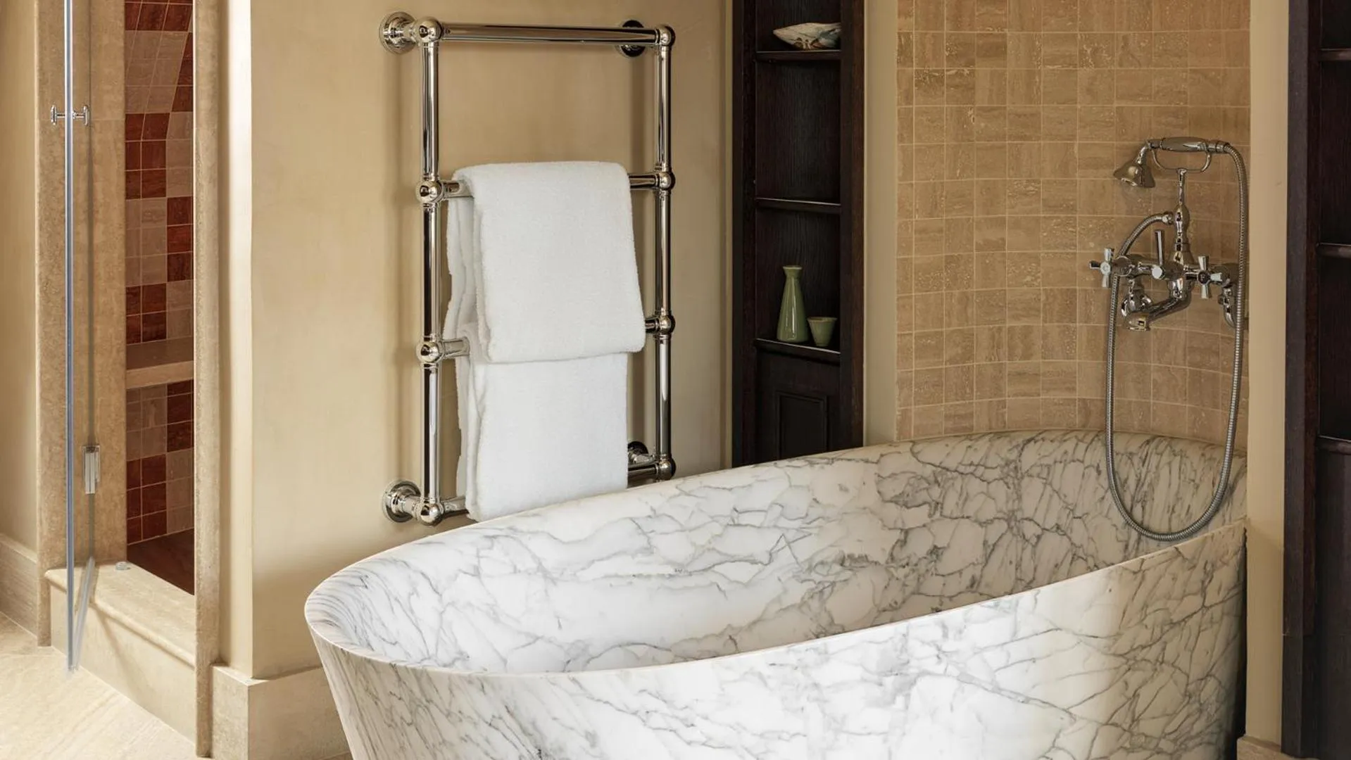 Shower in Hotel Hana