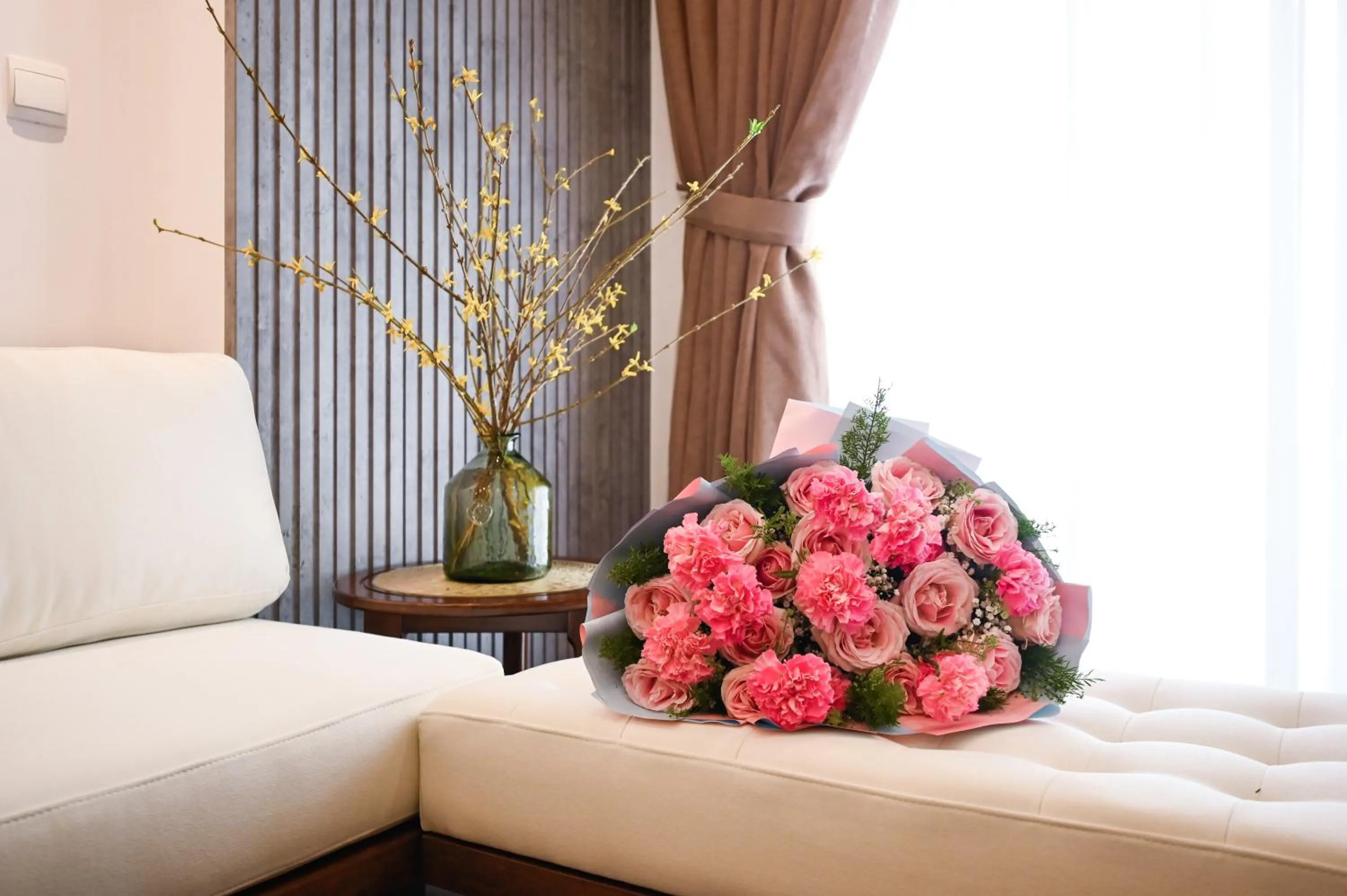 Living room, Bed in Royal State - The Ascentia Phu My Hung