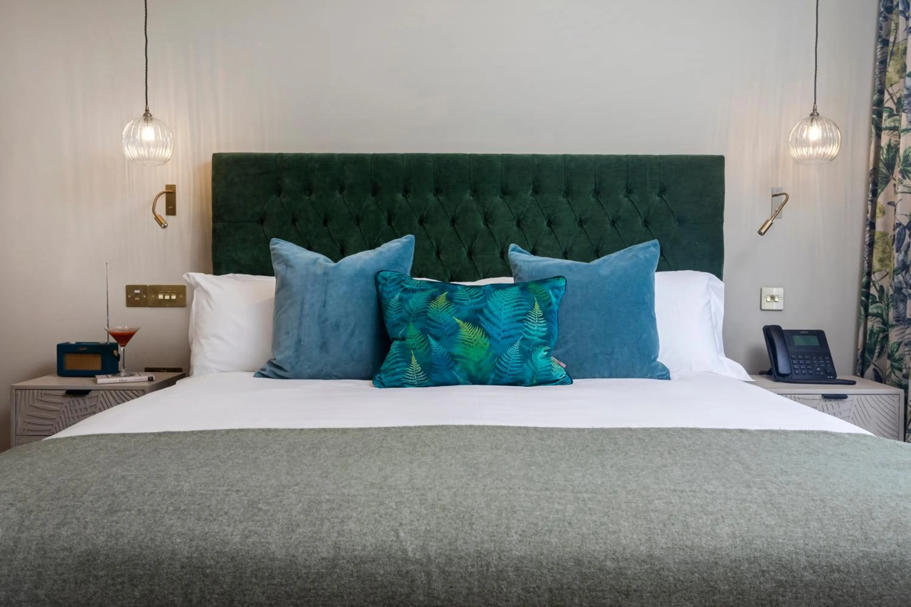 Bed in The Queen's Inn