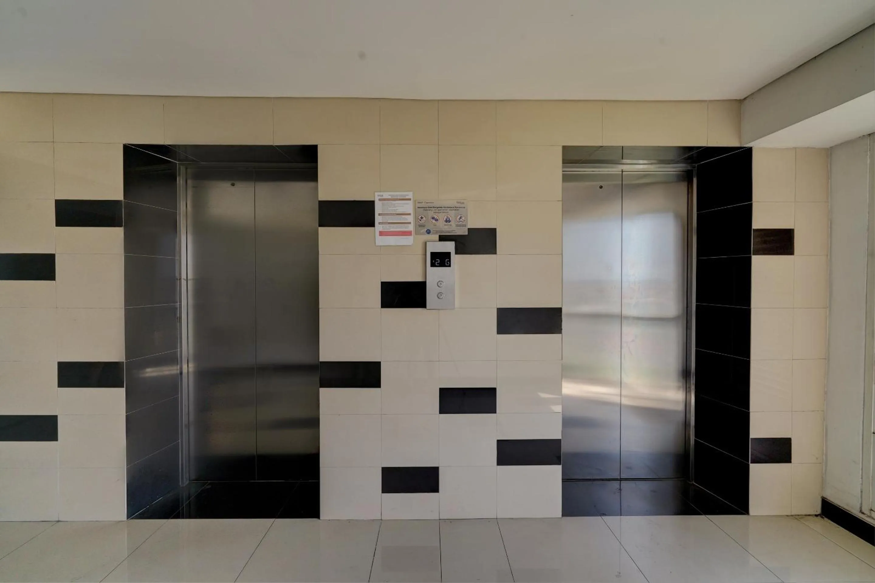 Lobby or reception in OYO Life 92889 Apartement Grand Sentraland Karawang By A.t Room