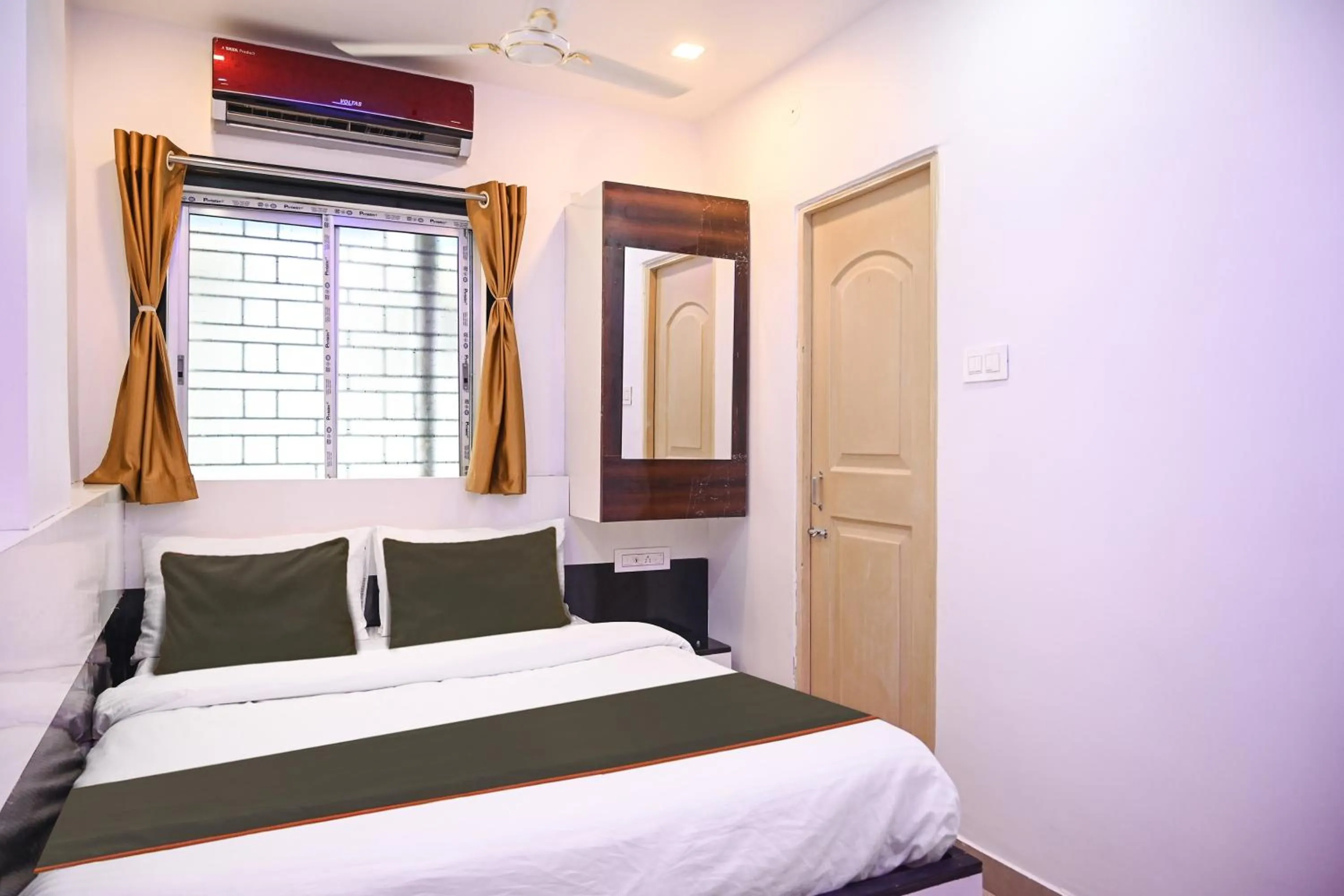 Bedroom, Bed in Super Collection O Heritage Near Acropolis Mall