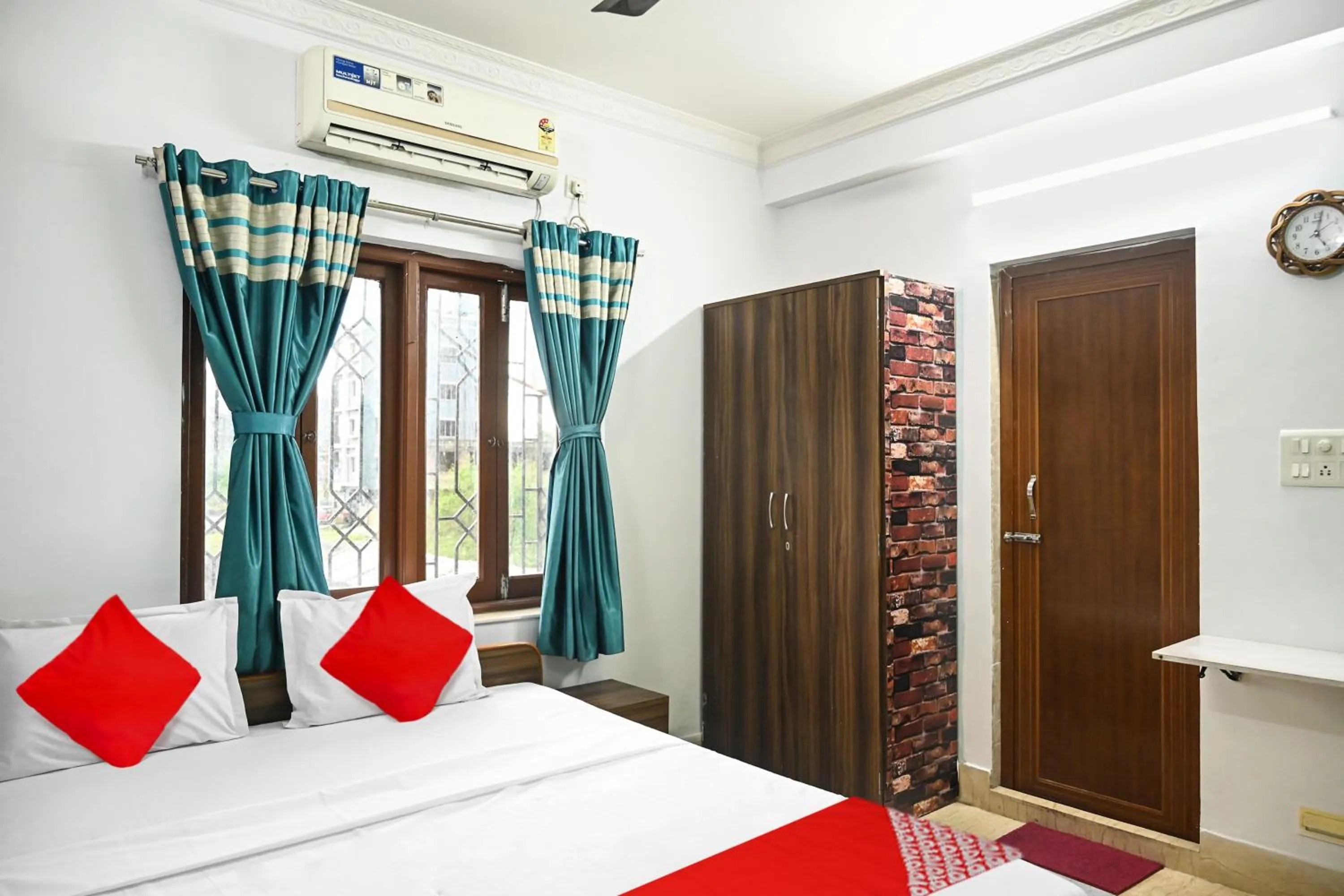 Bedroom in Hotel O by OYO Shraddha Residency 2