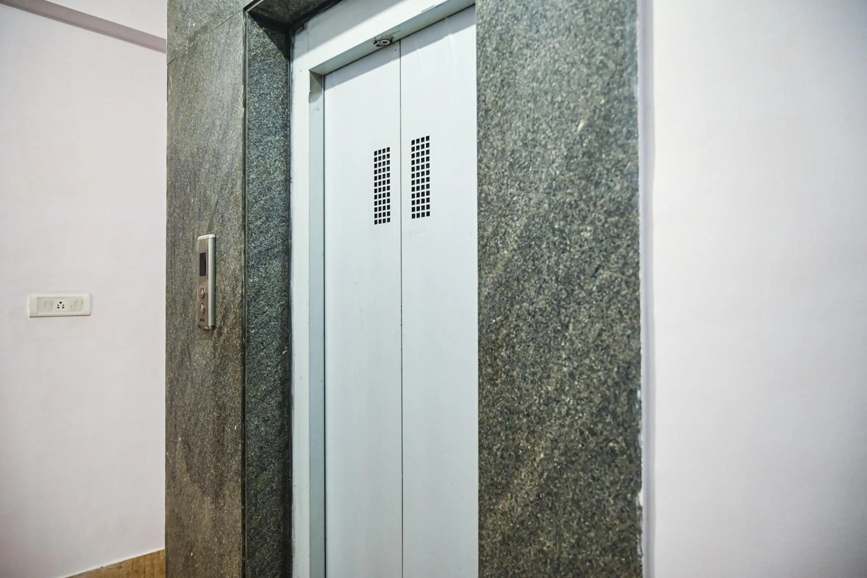 Lobby or reception in Hotel O by OYO Shraddha Residency 2