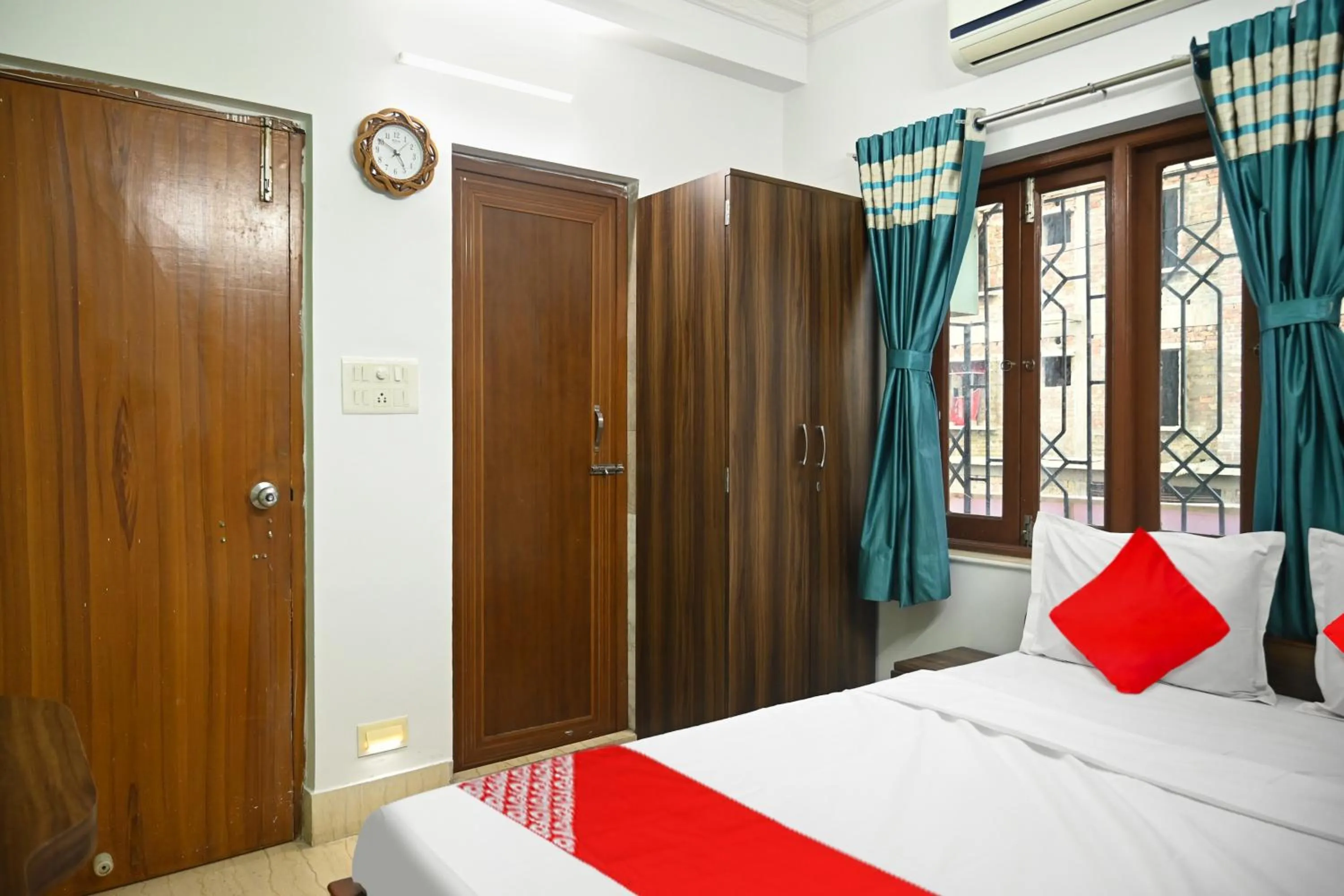 Bedroom in Hotel O by OYO Shraddha Residency 2