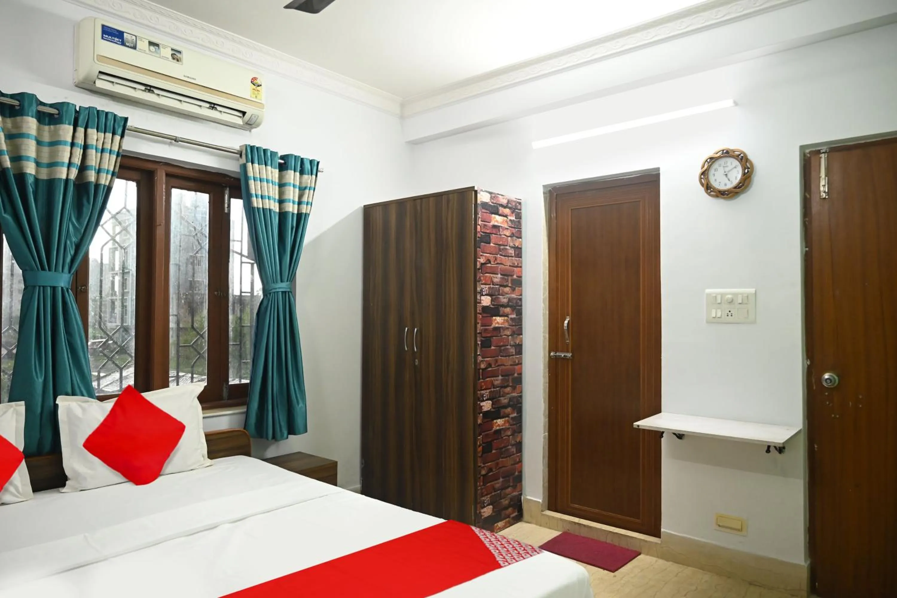 Bedroom in Hotel O by OYO Shraddha Residency 2