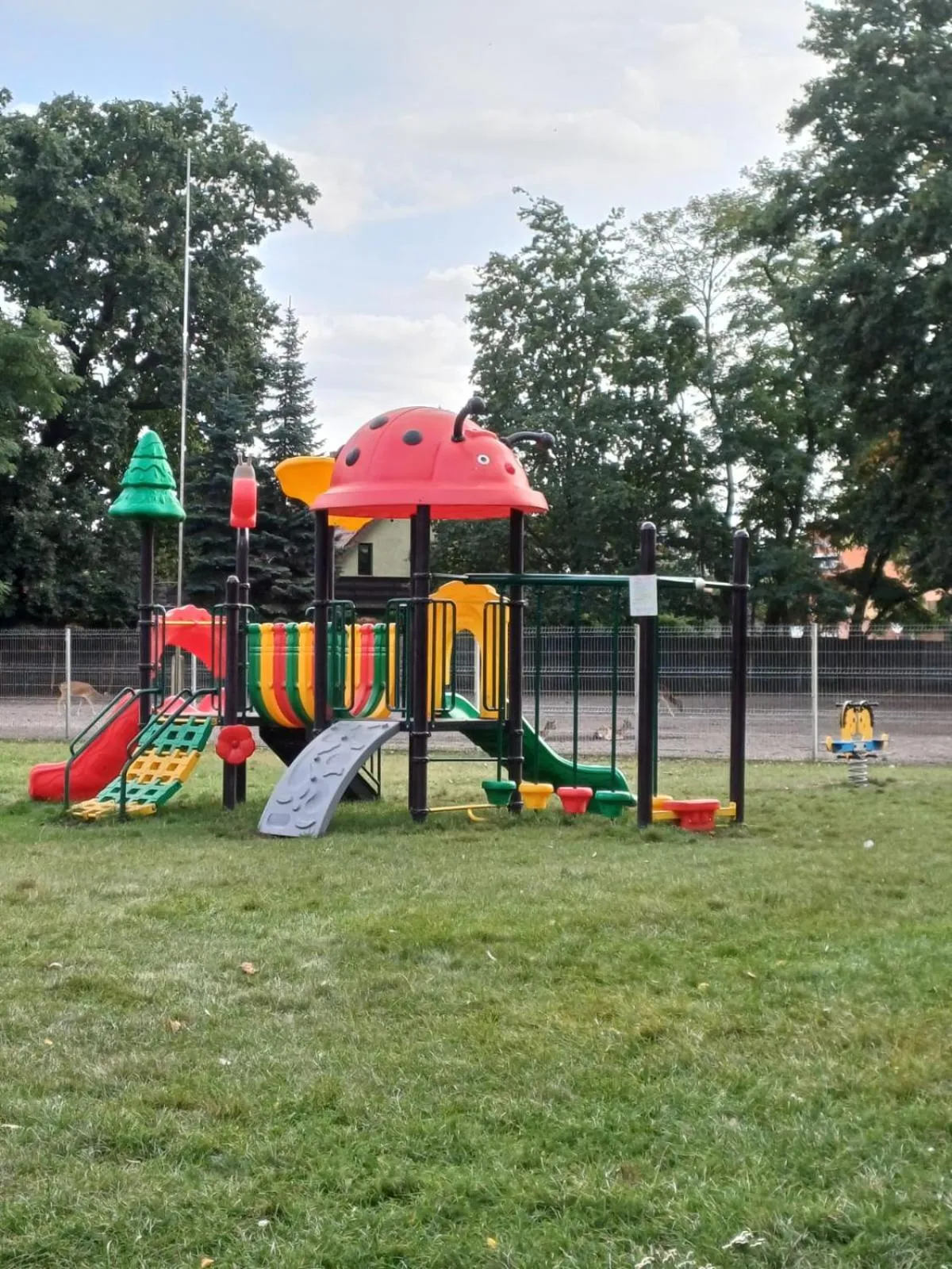 Children play ground in Hotel i Restauracja Borowianka