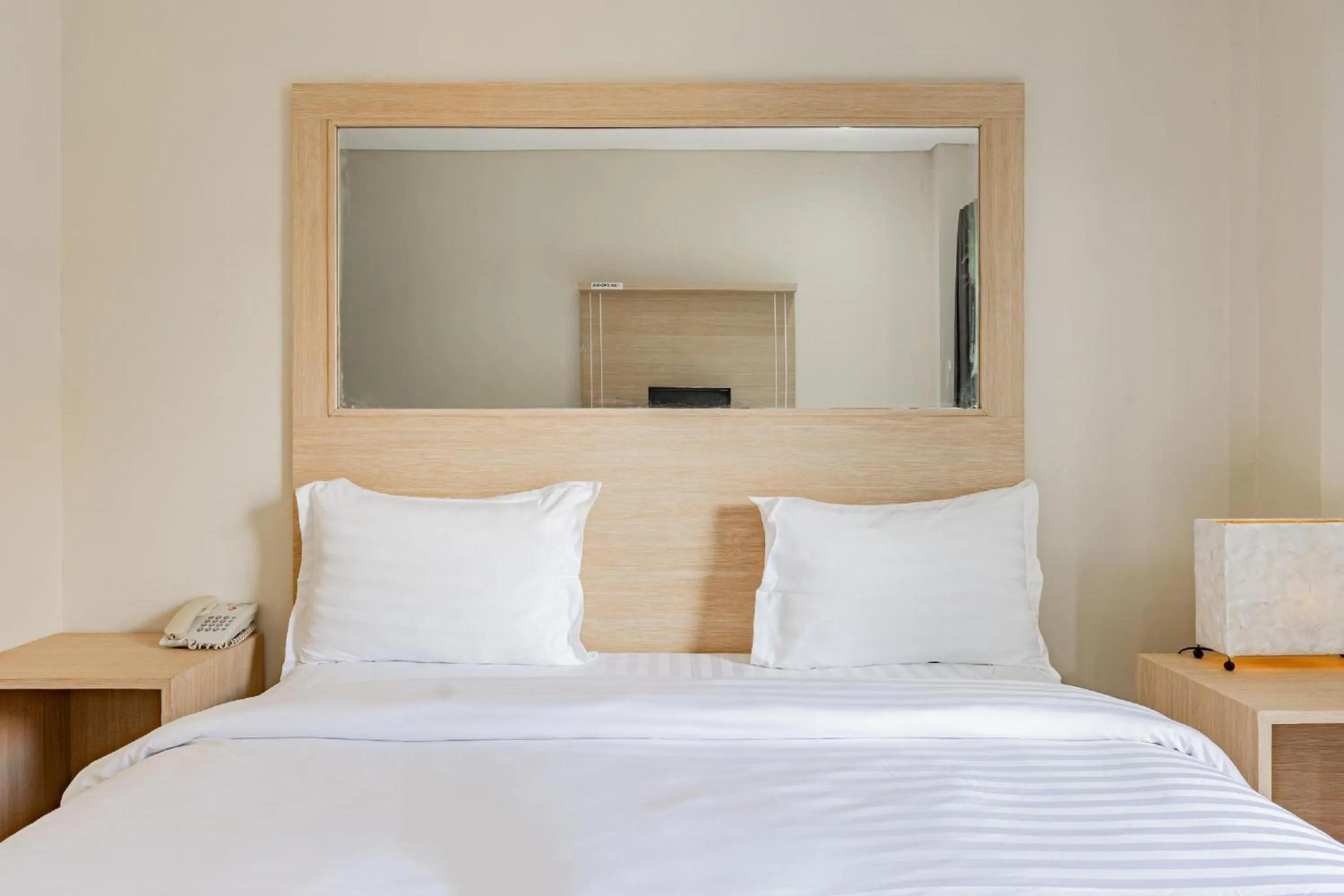 View (from property/room), Bed in Collection O Kuta Near Airport Ngurah Rai