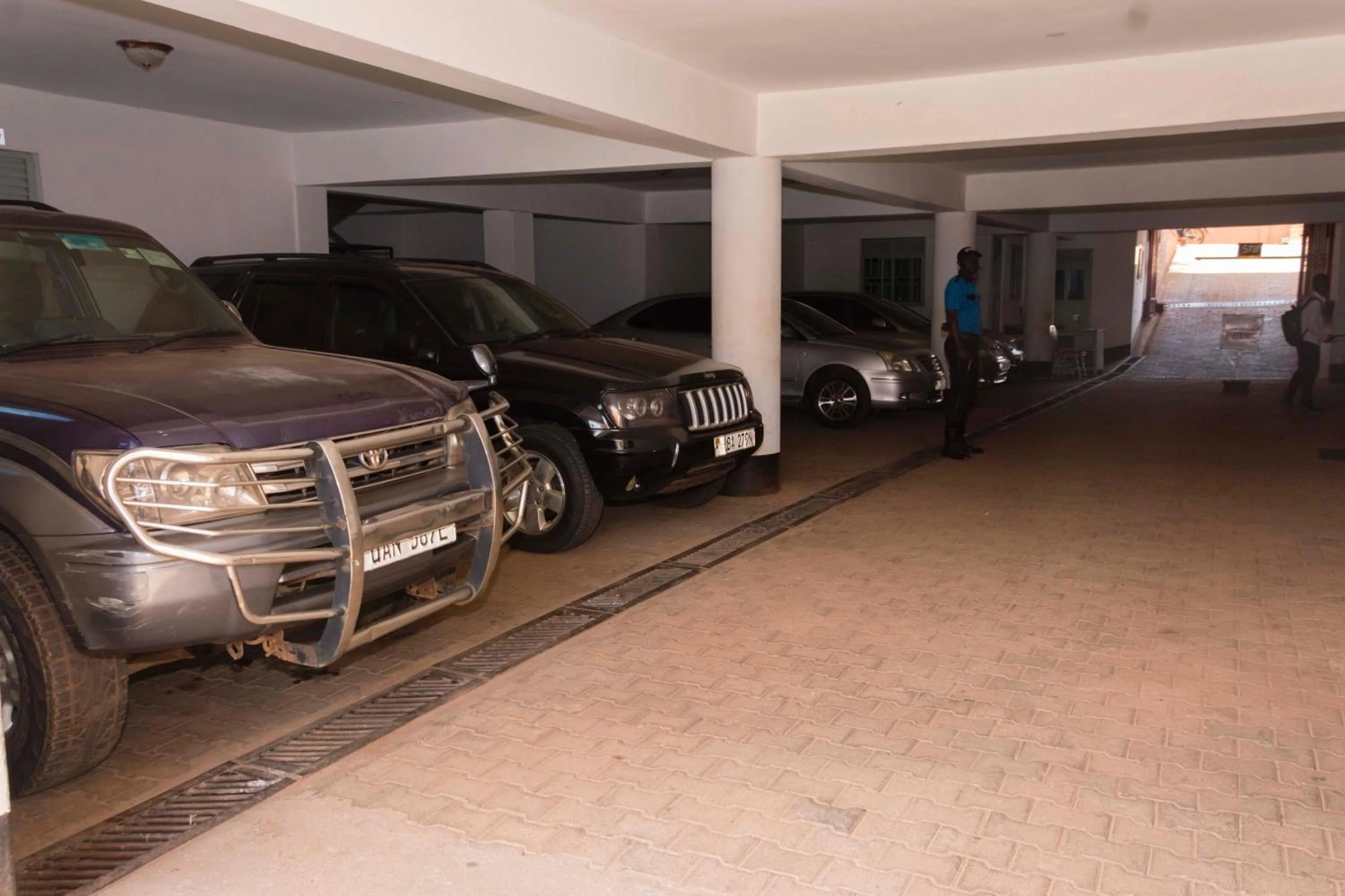 Parking in G-ONE HOTEL