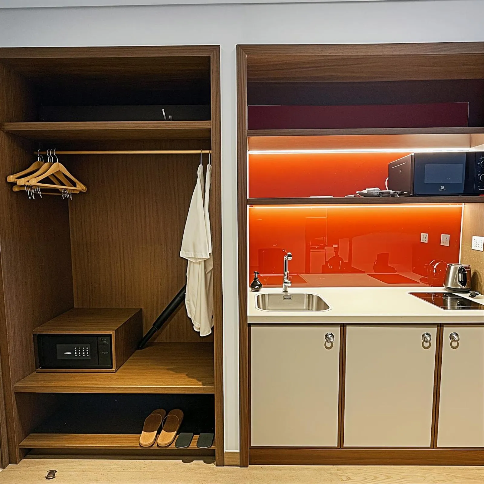 wardrobe in Apec Luxe Escape Sunset Resort