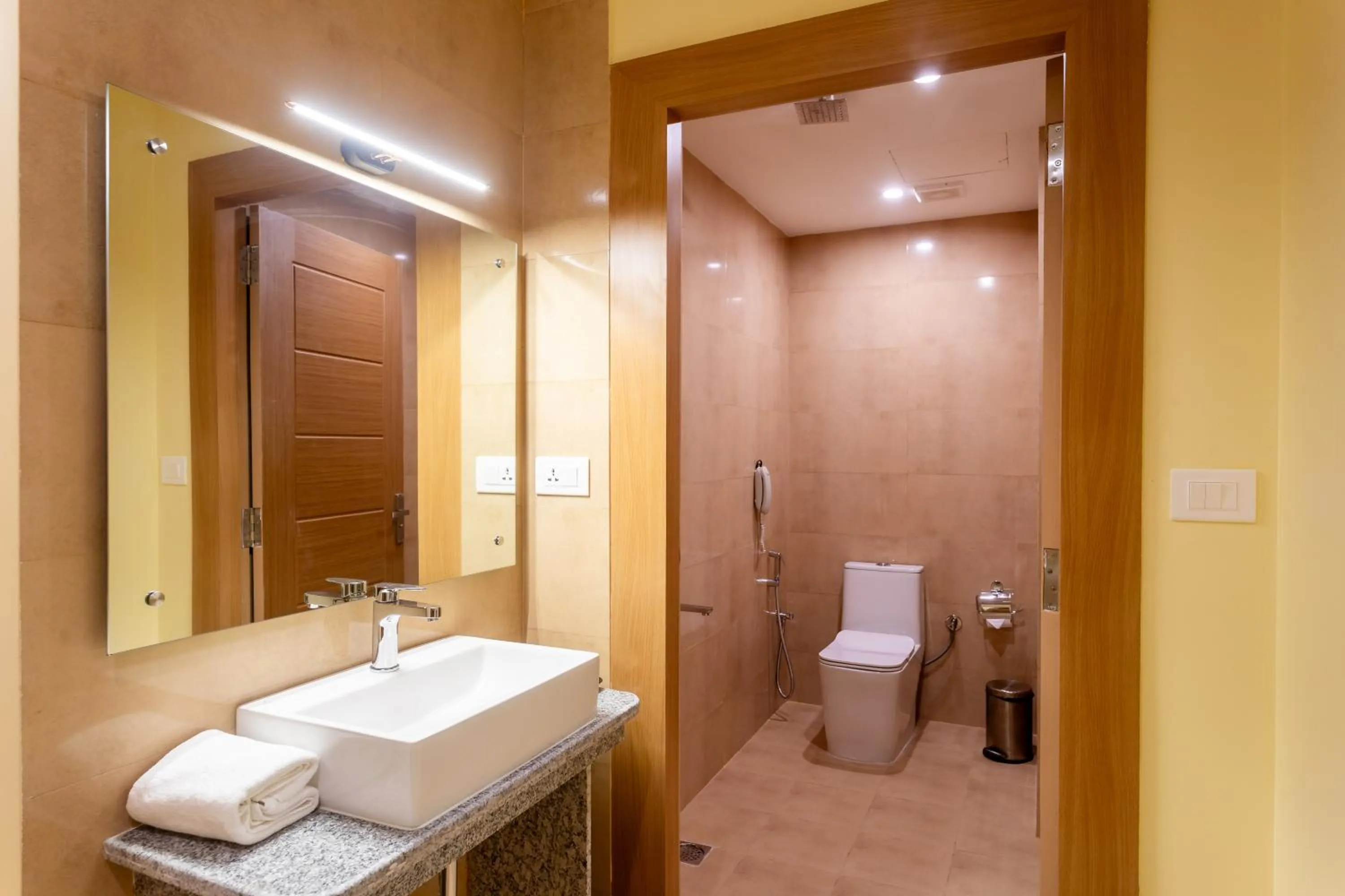 Shower in Bhairahawa Garden Resort