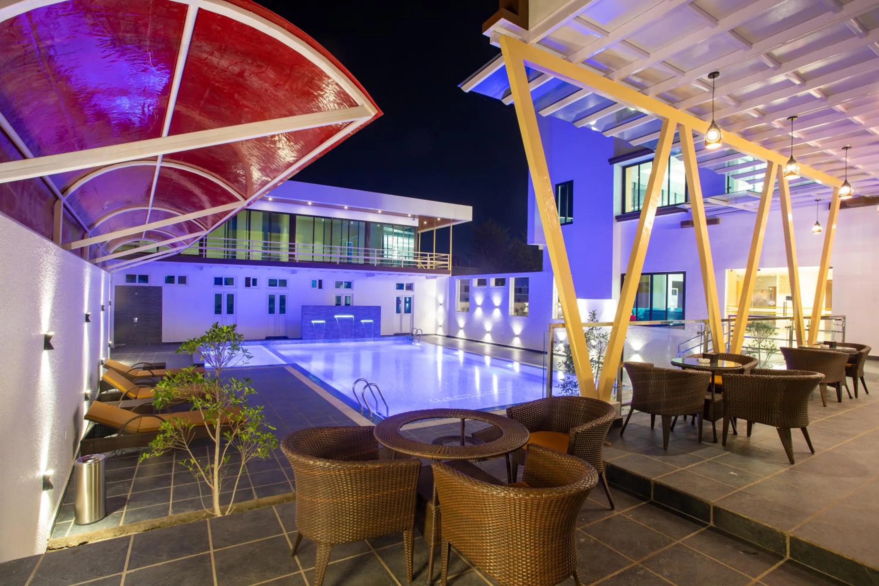 Swimming pool in Bhairahawa Garden Resort