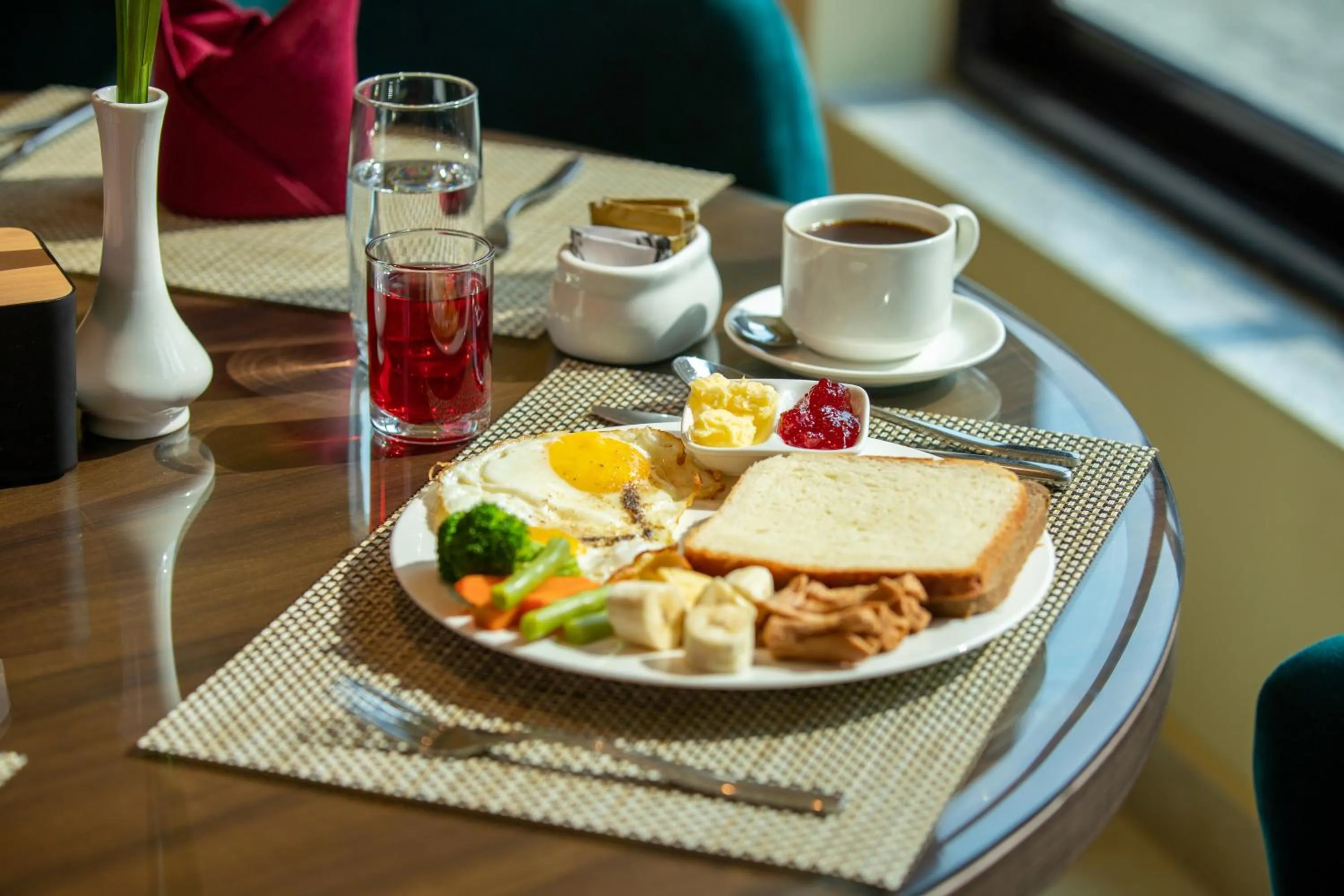 Food and drinks in Bhairahawa Garden Resort