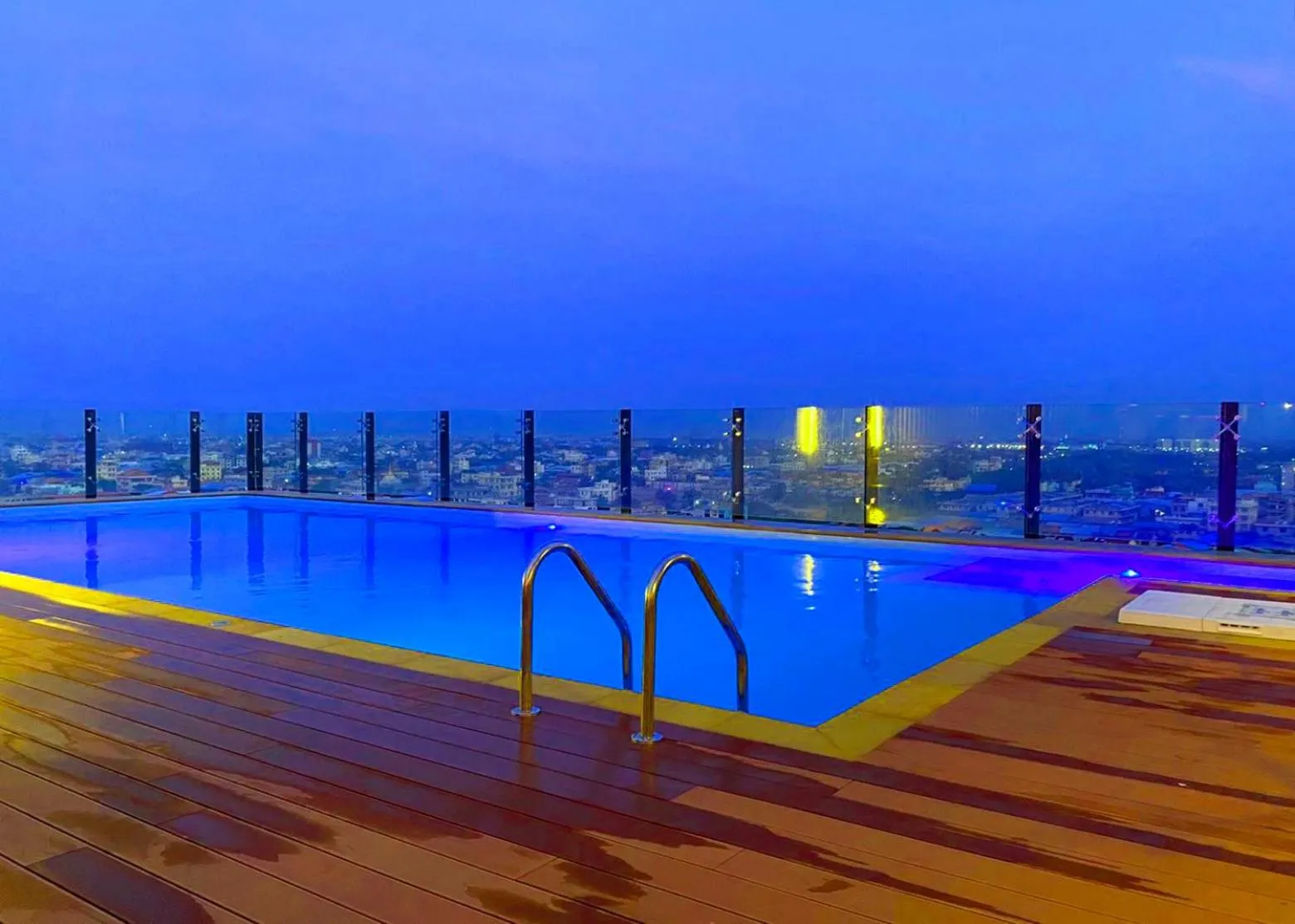 Swimming pool in Holiday Pier Hotel