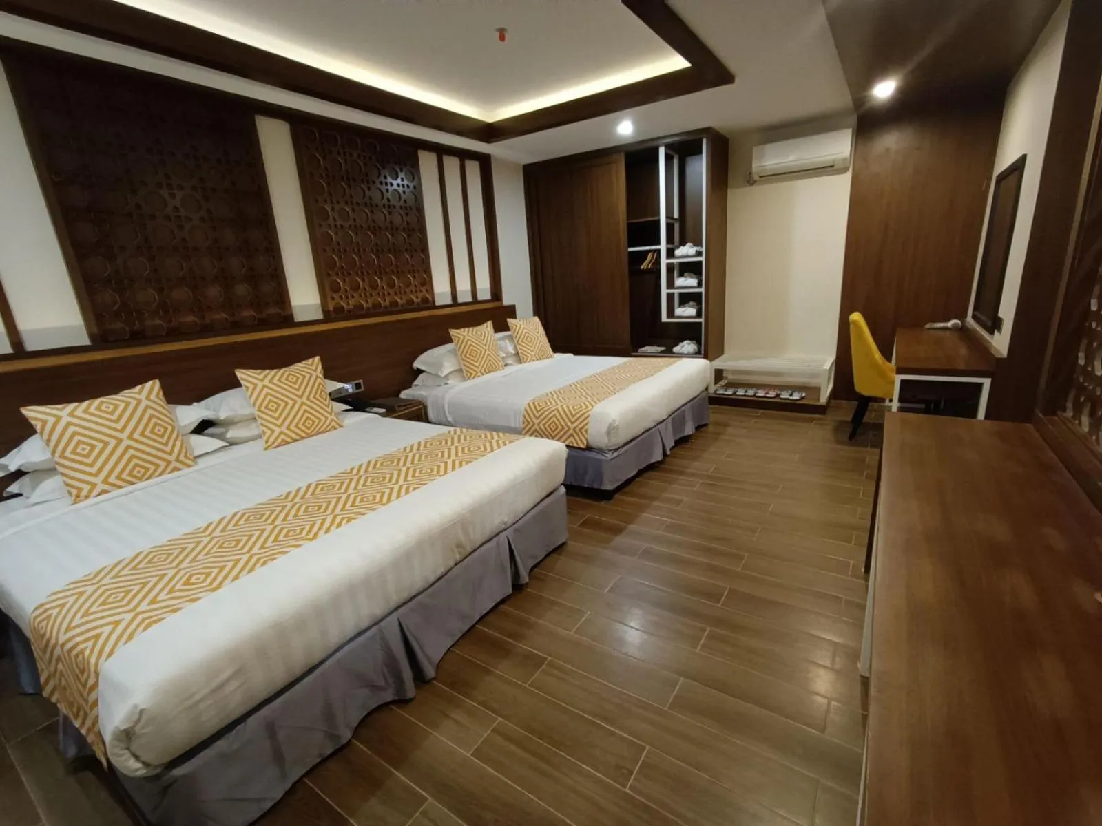 Bed in Holiday Pier Hotel