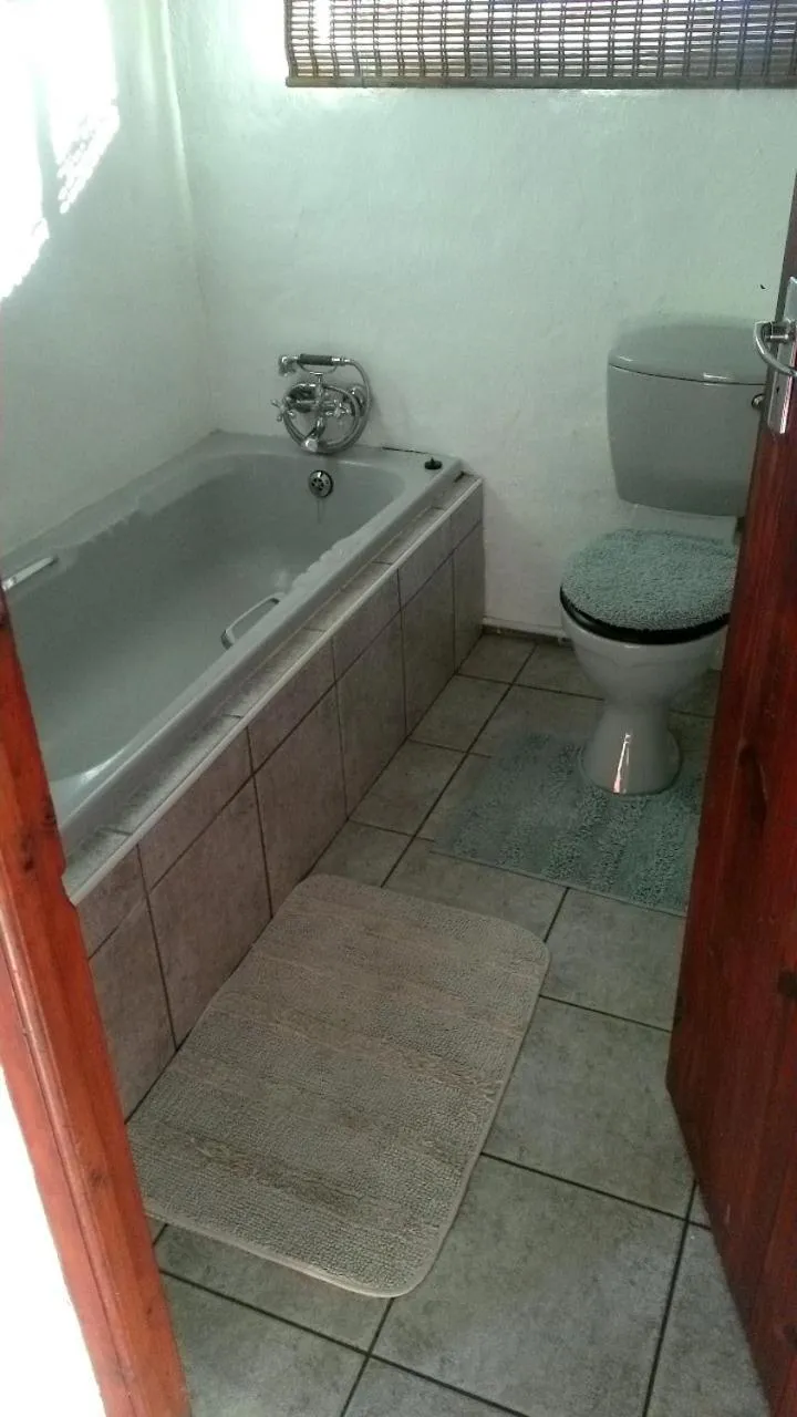 Bath in Tsitsikamma on Sea Self-catering Cottages