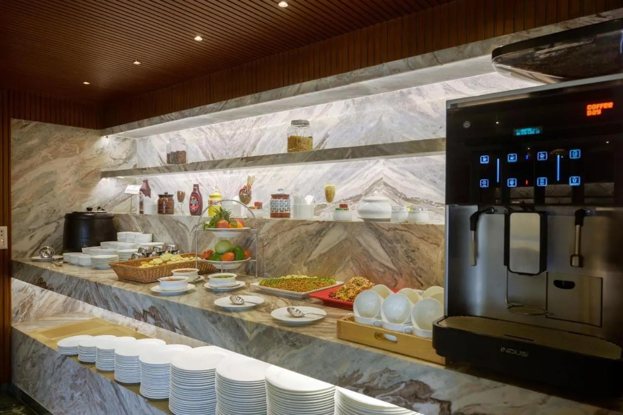 Restaurant/places to eat in Hotel Chandra Raj Mahal