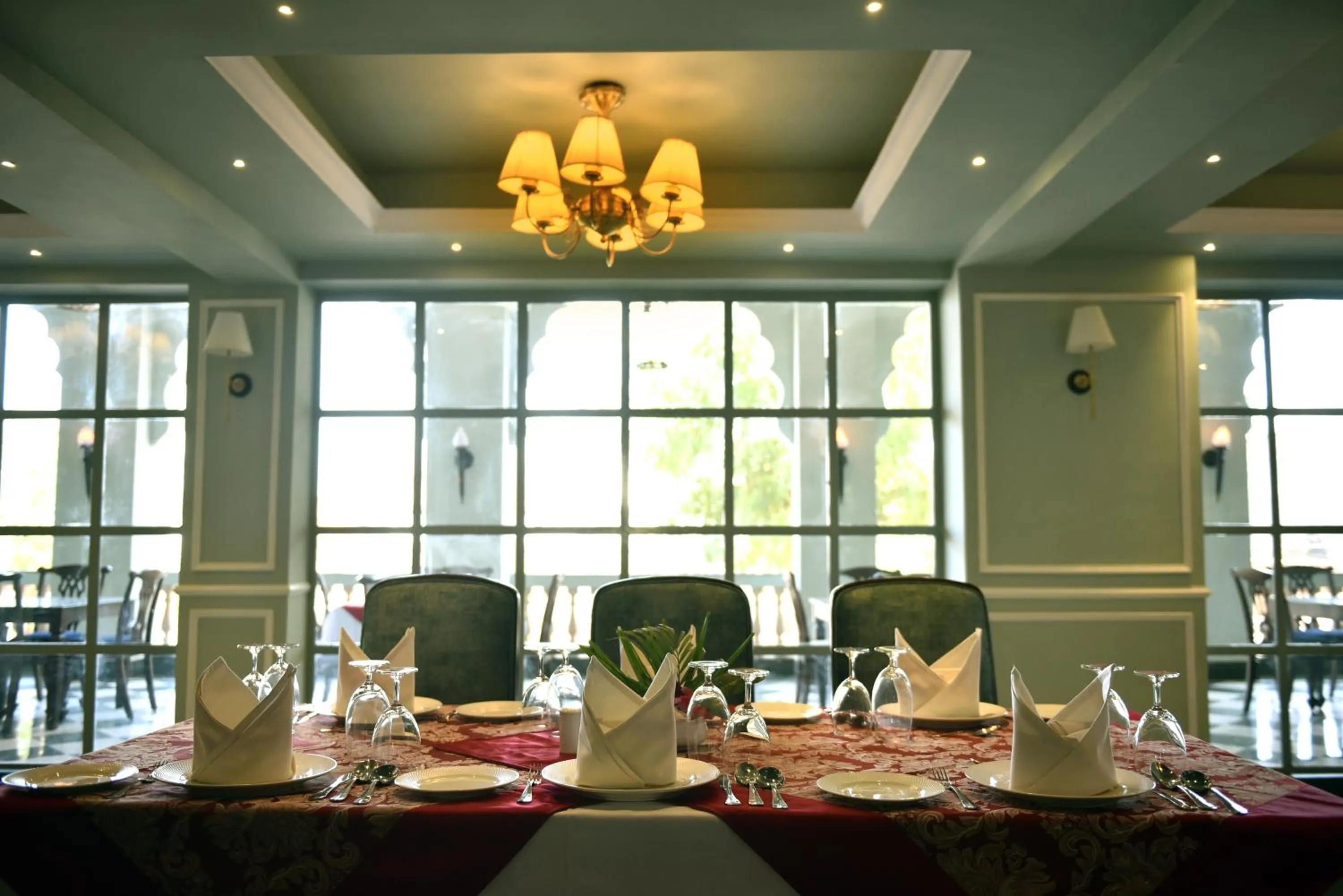 Restaurant/places to eat in Hotel Chandra Raj Mahal