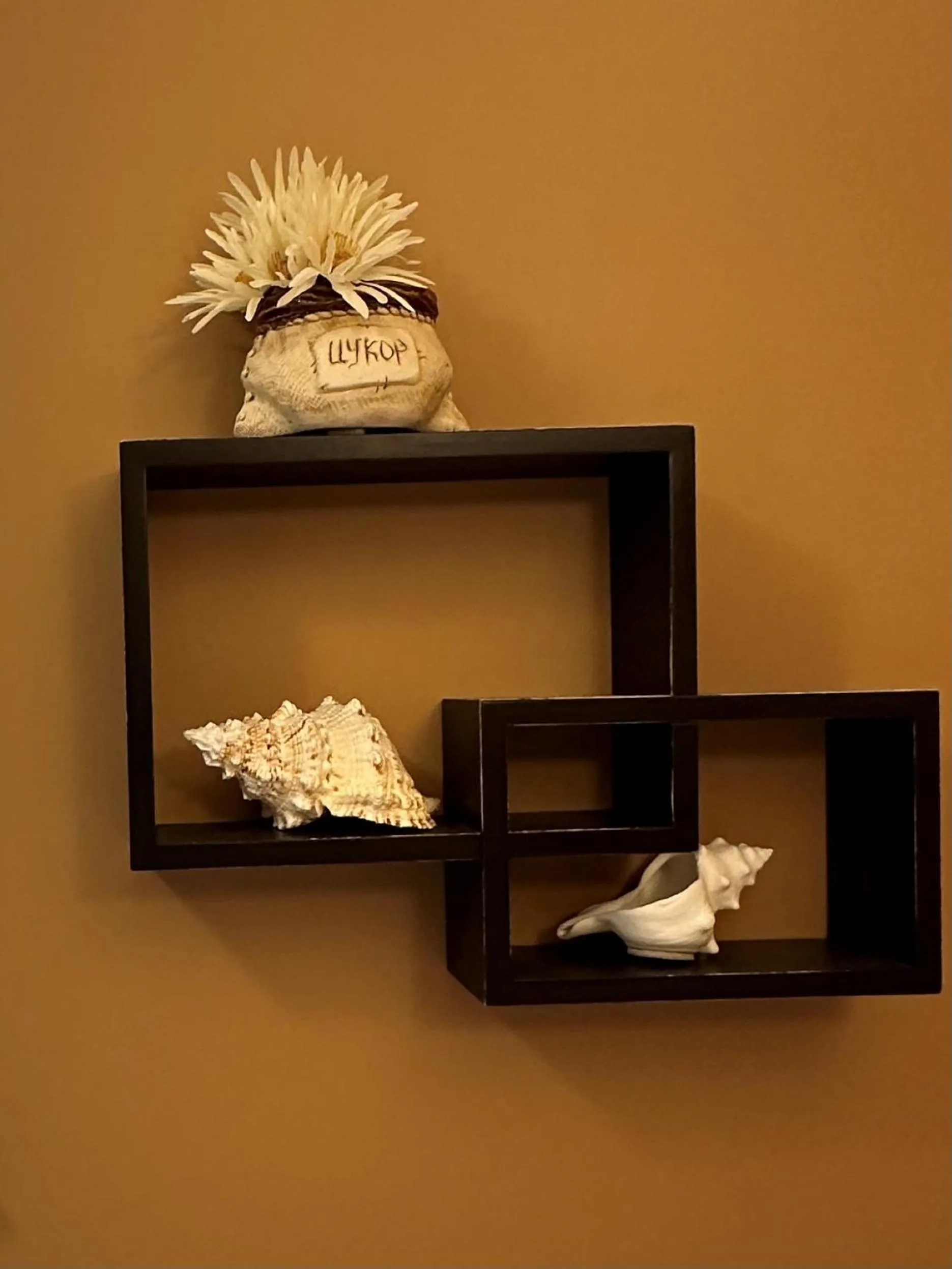 Decorative detail in Lancaster Inn B&B