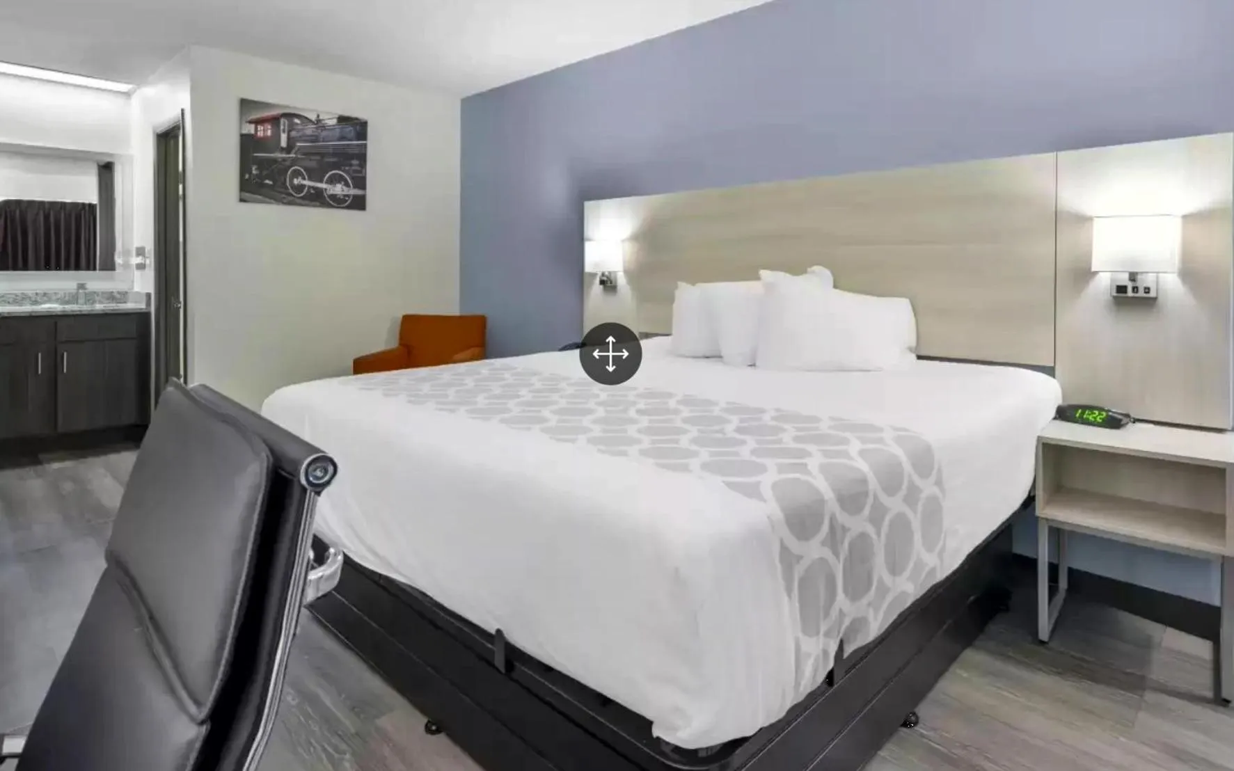 Bed in Suburban Studios Cookeville