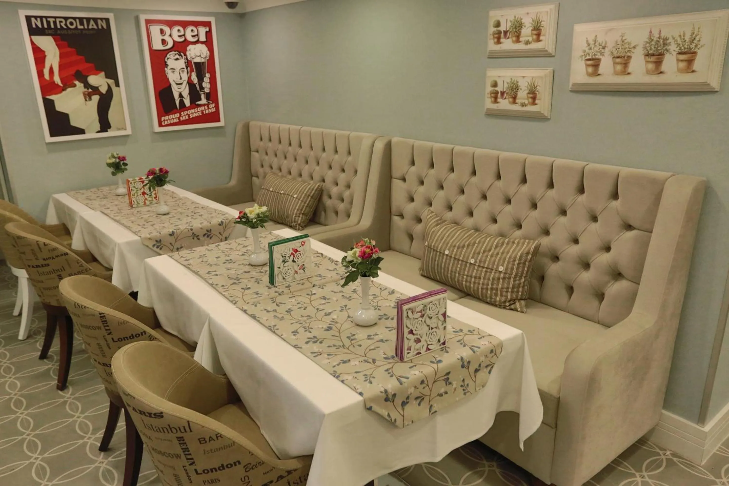 Restaurant/places to eat in Just Inn Hotel