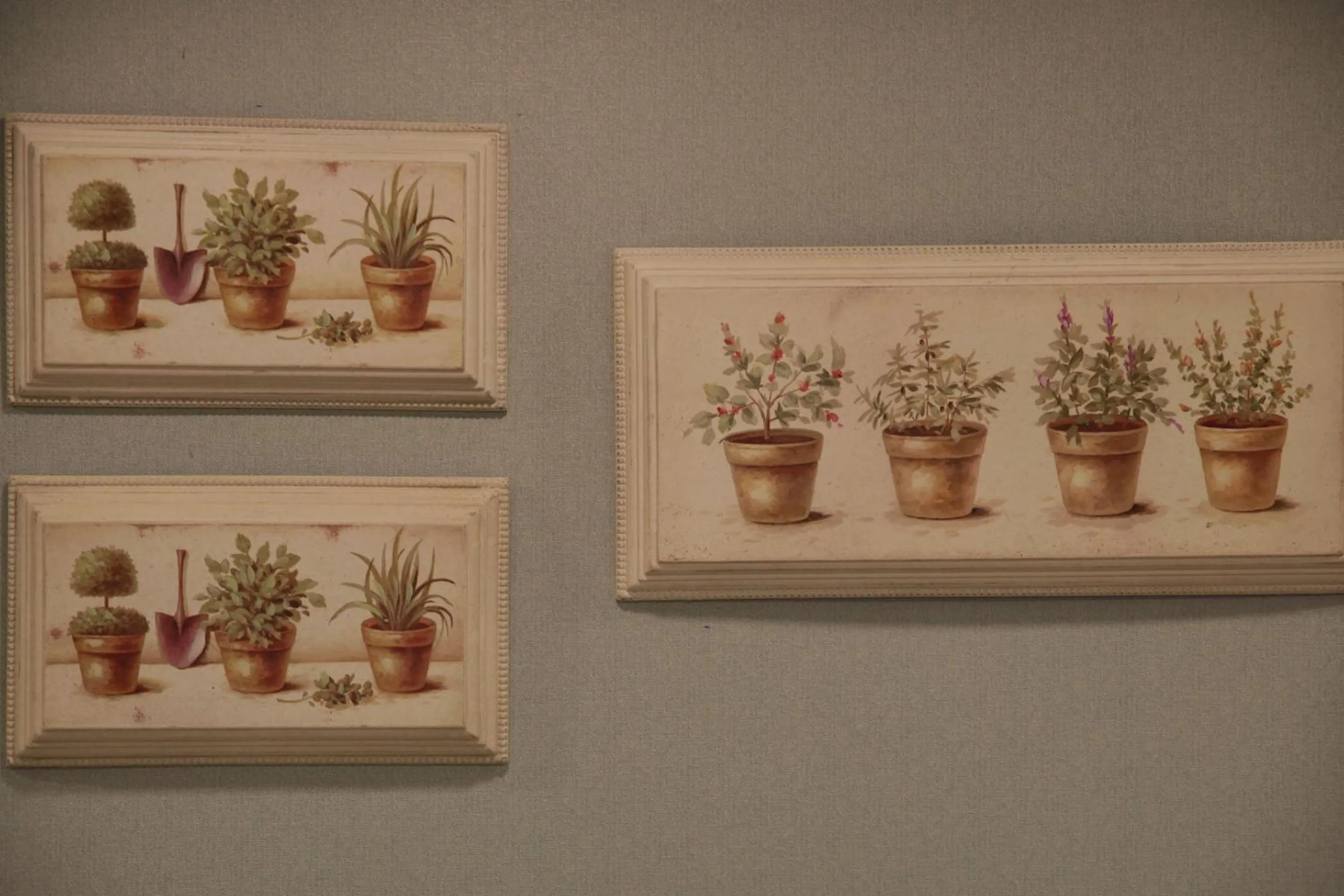 Restaurant/places to eat in Just Inn Hotel