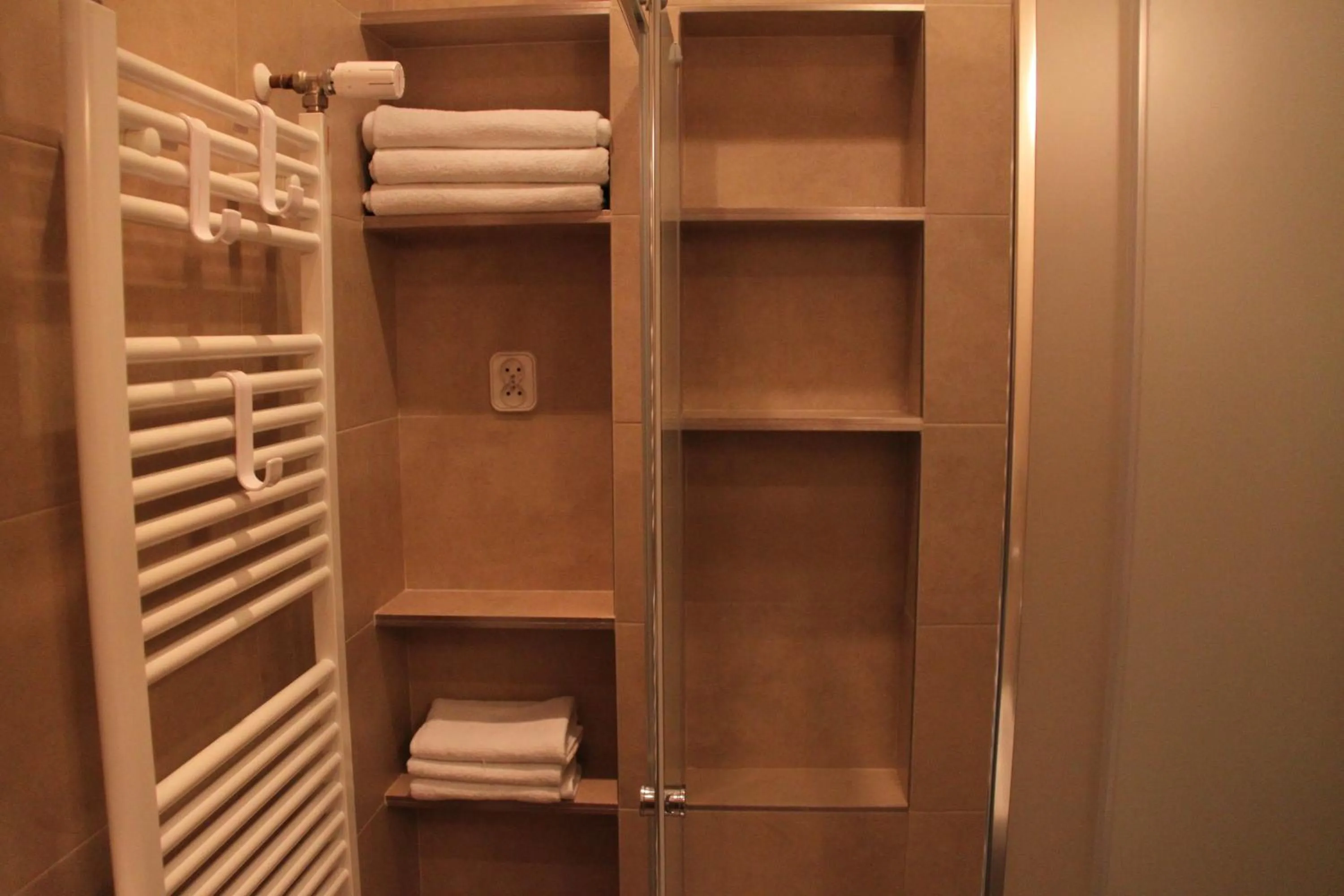 Bathroom in Hotel Zielony & OW Borowik & Pensjonat Manhattan - Centrum Rekreacji i Wypoczynku GASTROTUR