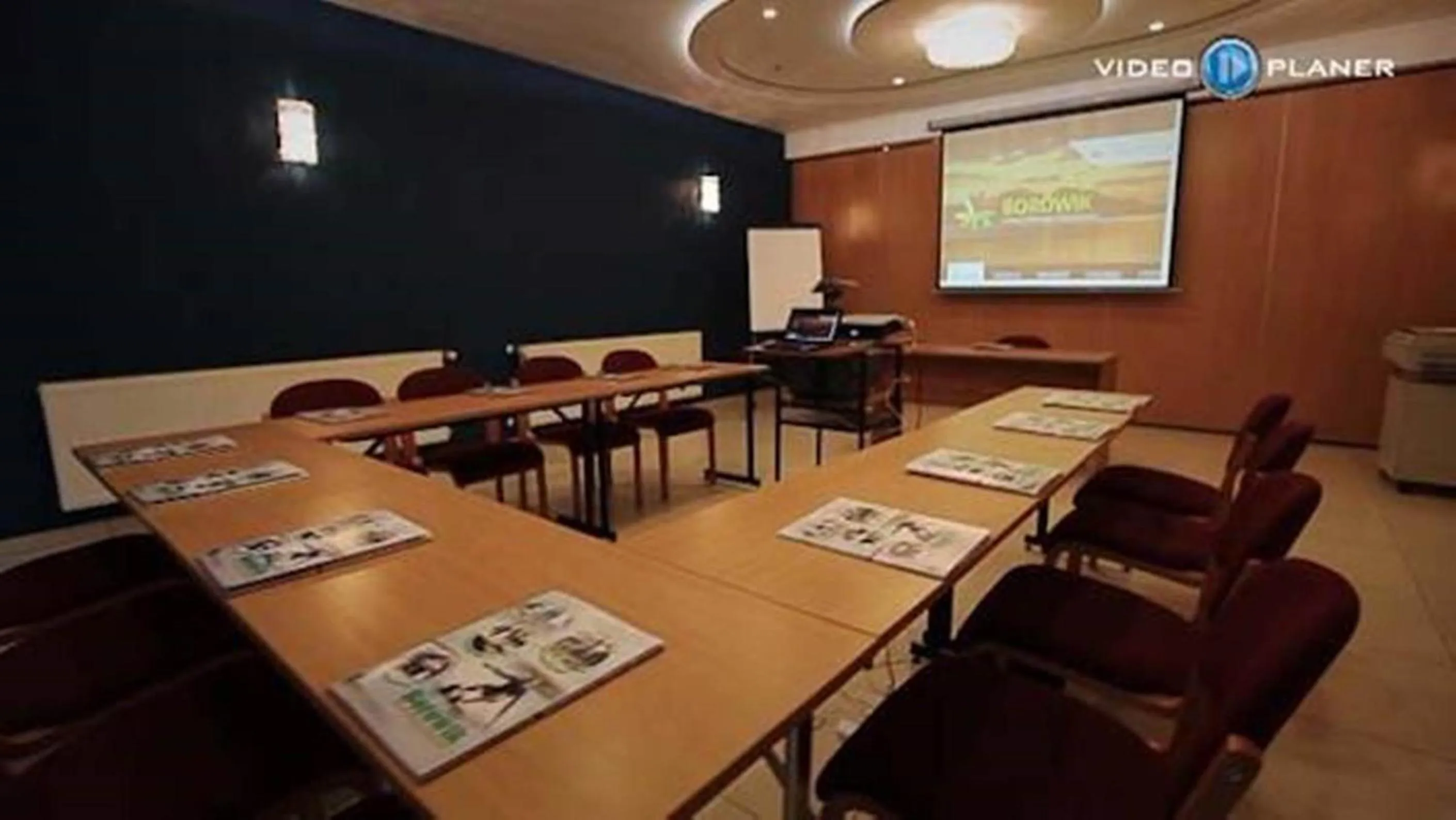 Meeting/conference room in Hotel Zielony & OW Borowik & Pensjonat Manhattan - Centrum Rekreacji i Wypoczynku GASTROTUR