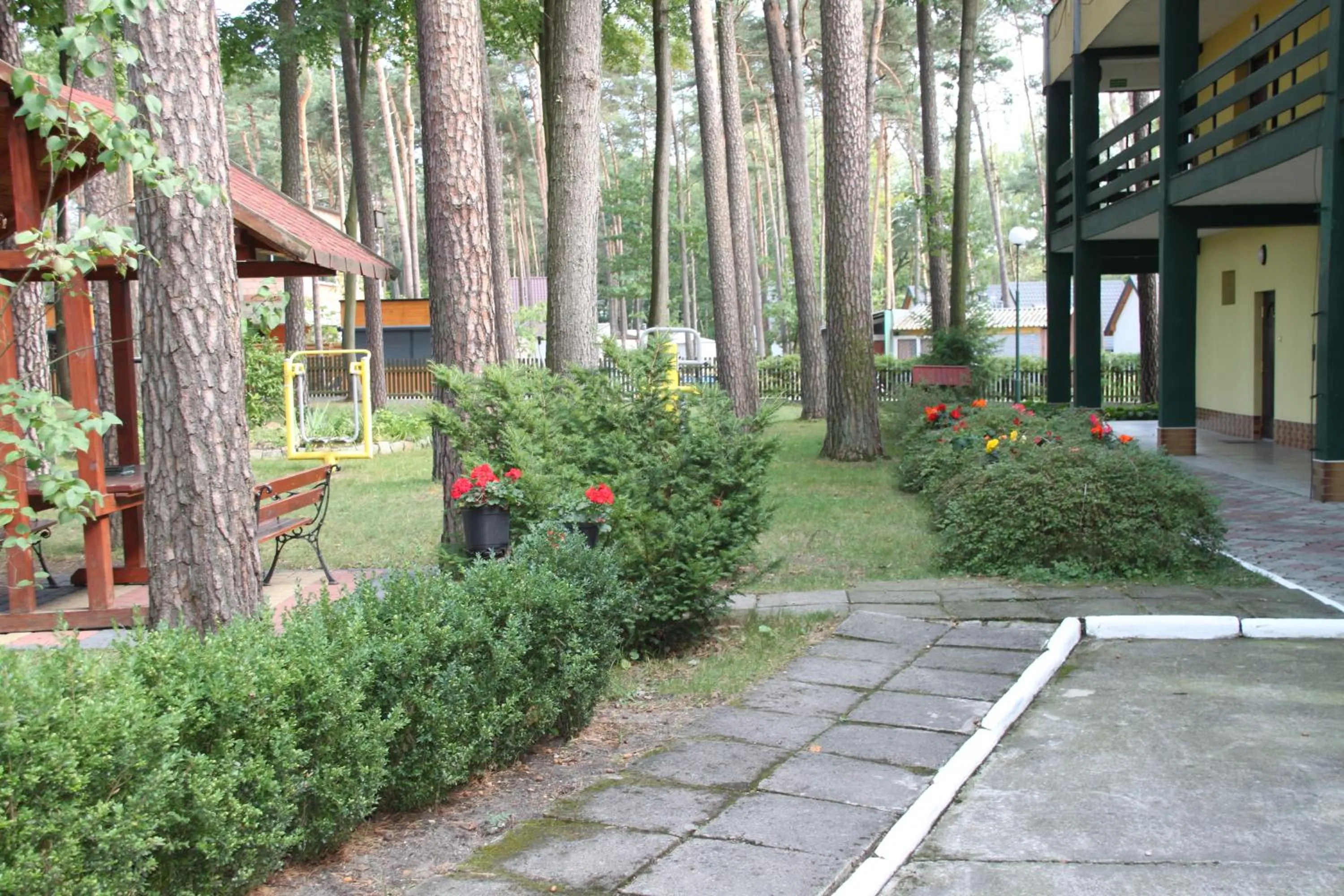 Hotel Zielony & OW Borowik & Pensjonat Manhattan - Centrum Rekreacji i Wypoczynku GASTROTUR