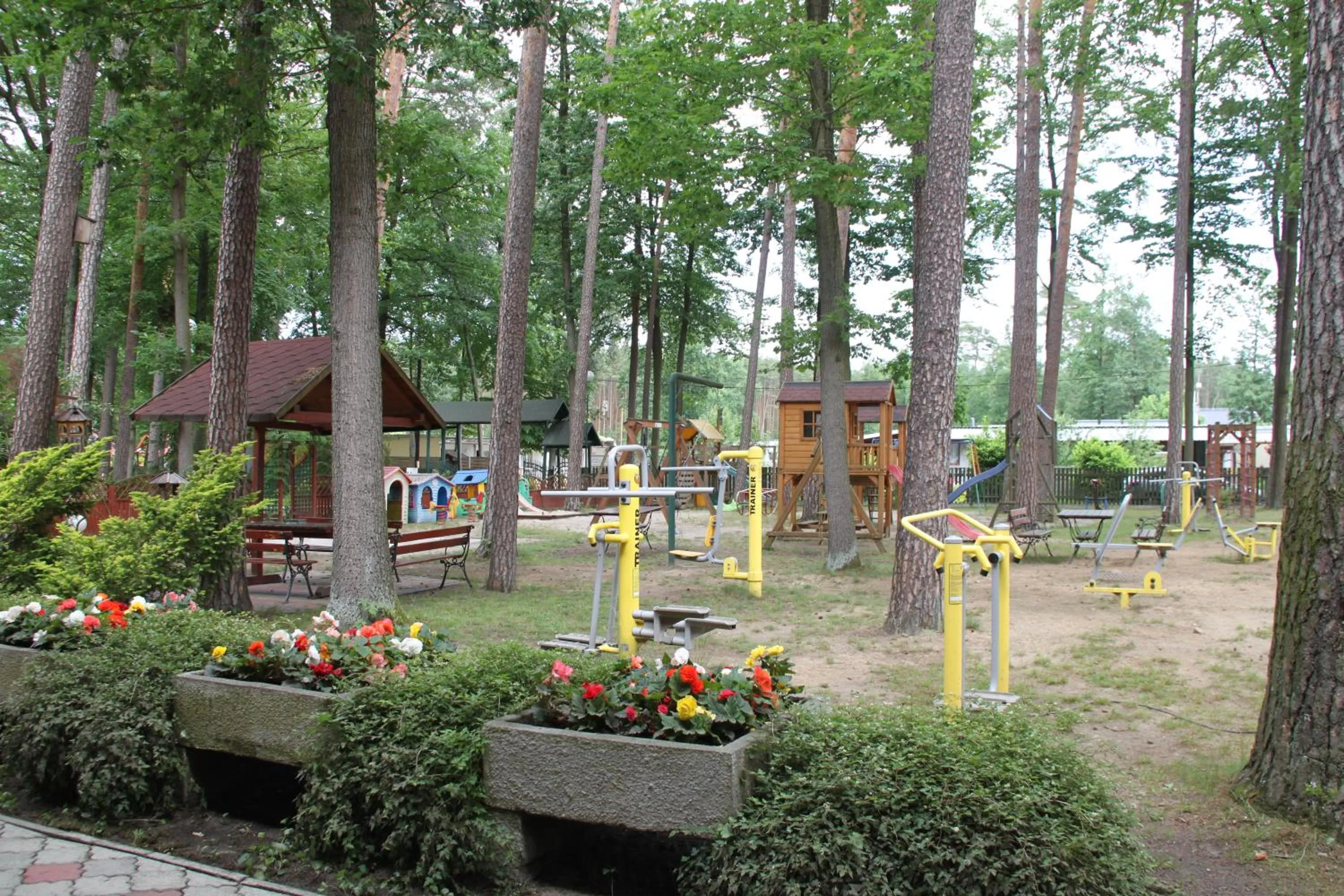 Garden in Hotel Zielony & OW Borowik & Pensjonat Manhattan - Centrum Rekreacji i Wypoczynku GASTROTUR