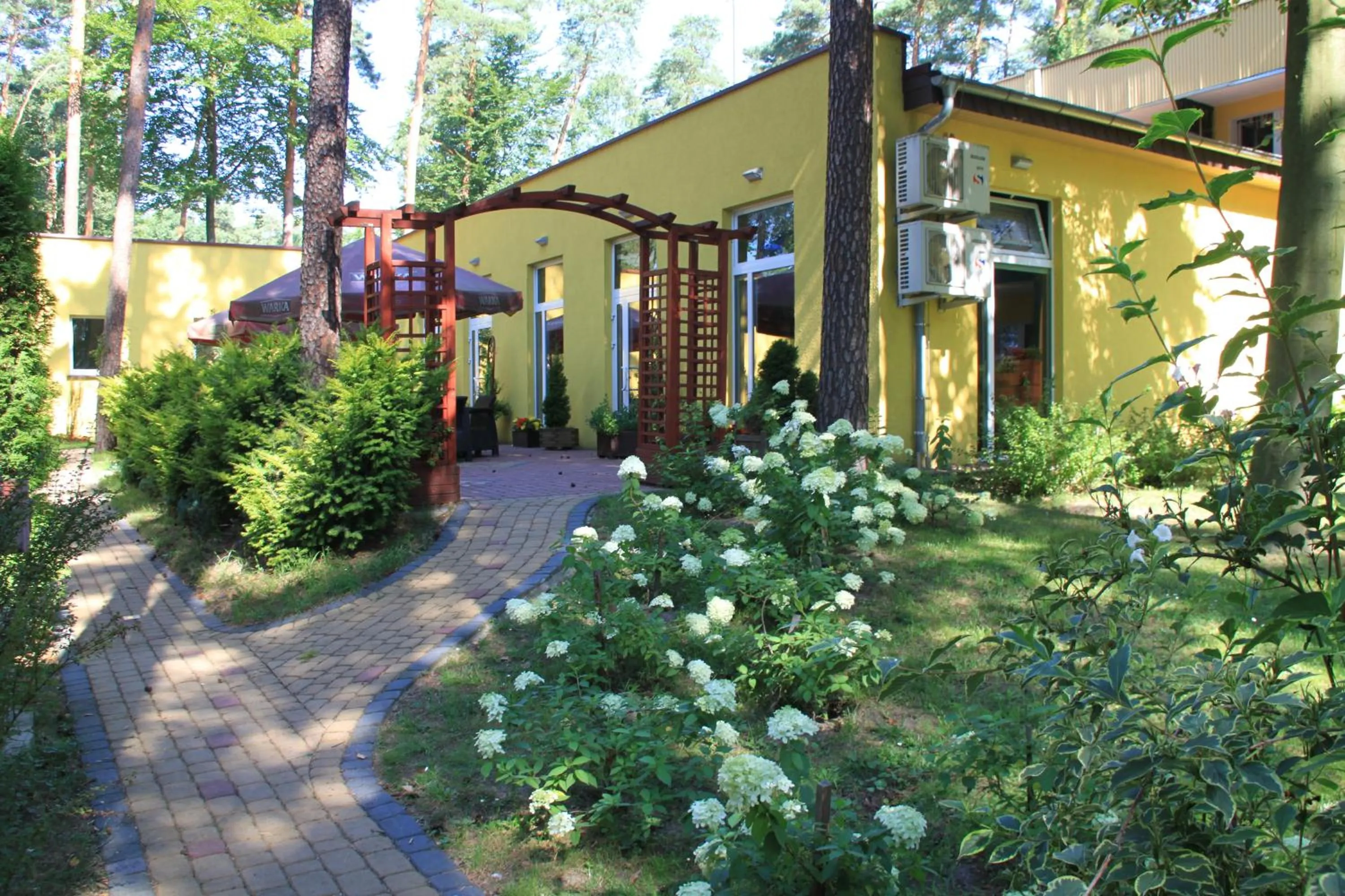 Hotel Zielony & OW Borowik & Pensjonat Manhattan - Centrum Rekreacji i Wypoczynku GASTROTUR