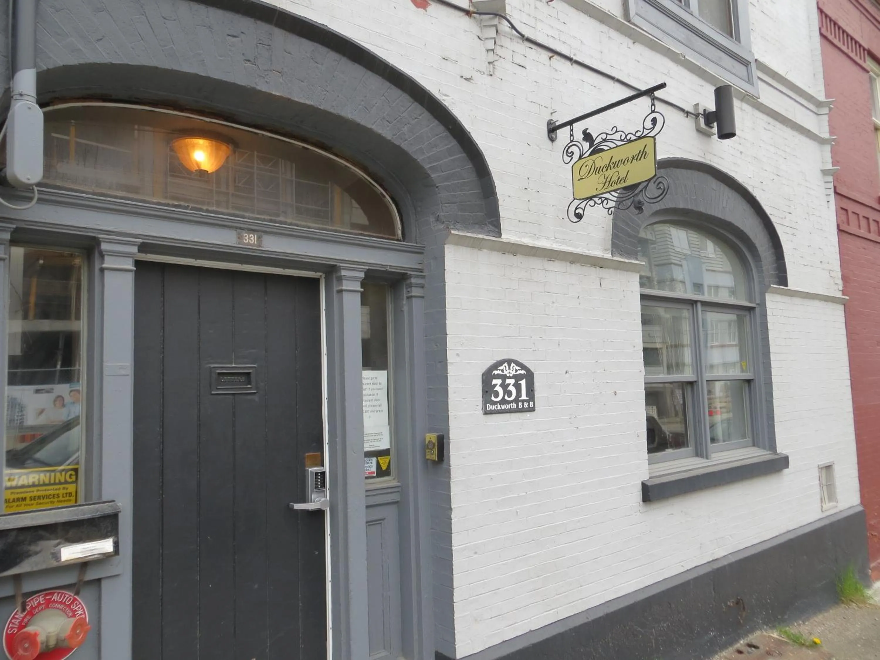 Facade/entrance in The Duckworth Inn