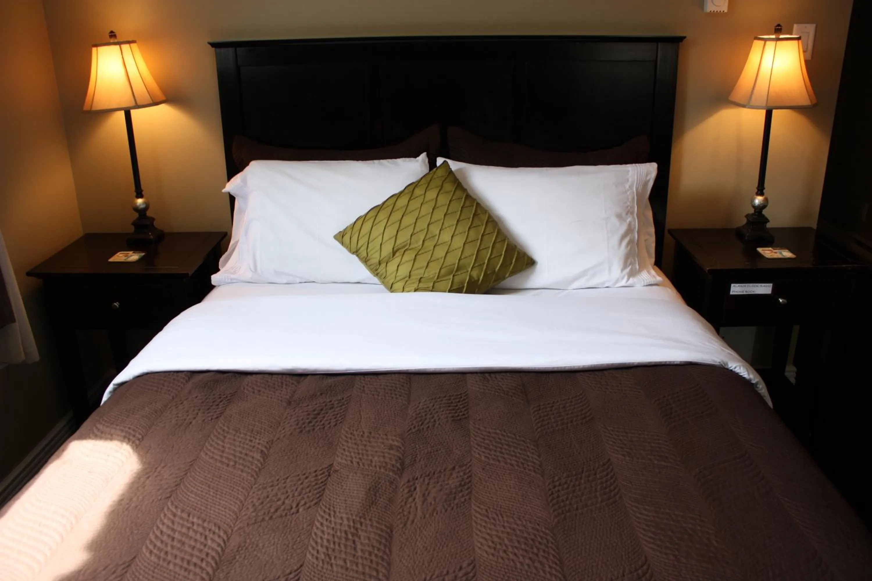 Bed in The Duckworth Inn