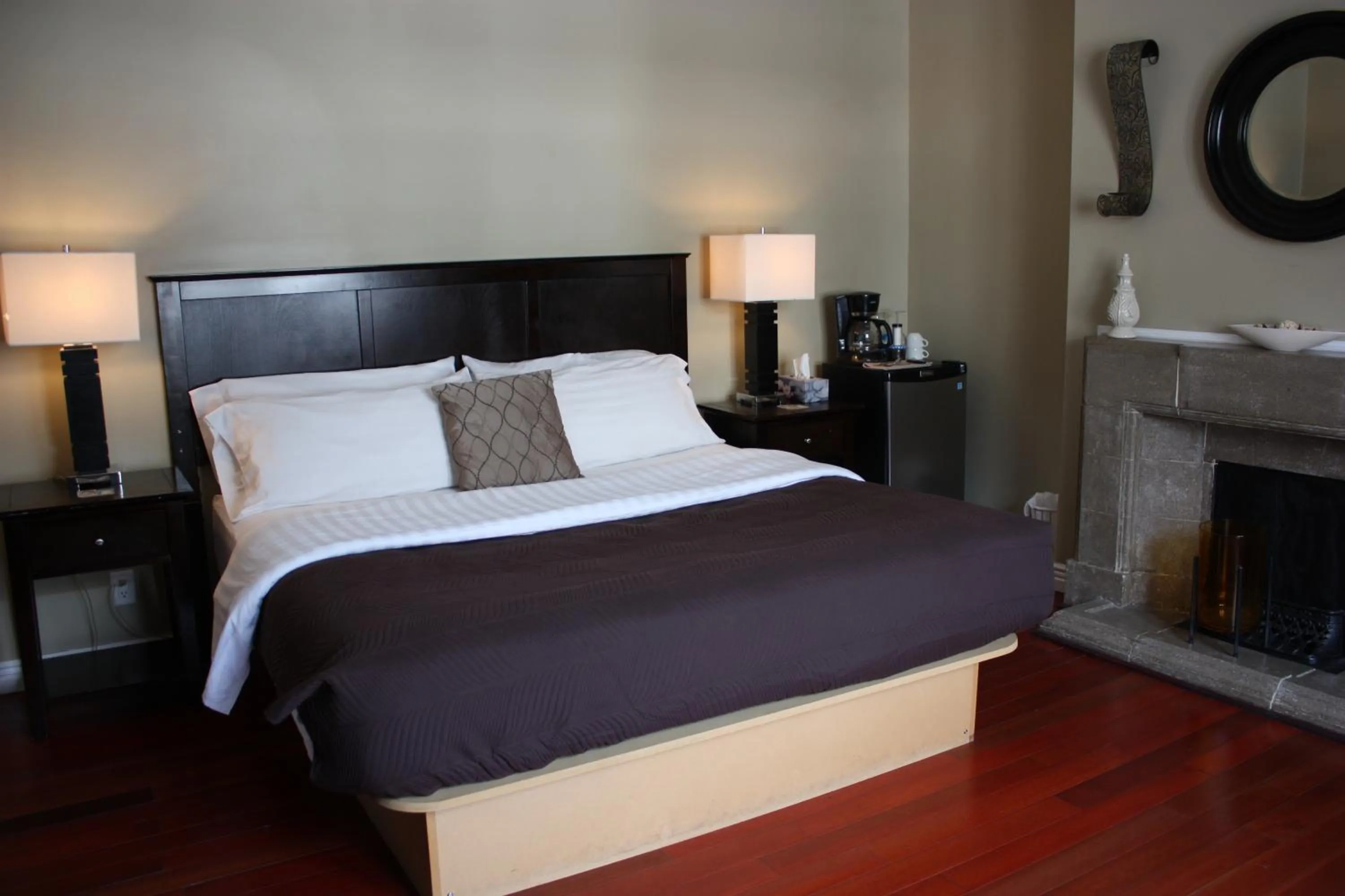 Bathroom, Bed in The Duckworth Inn