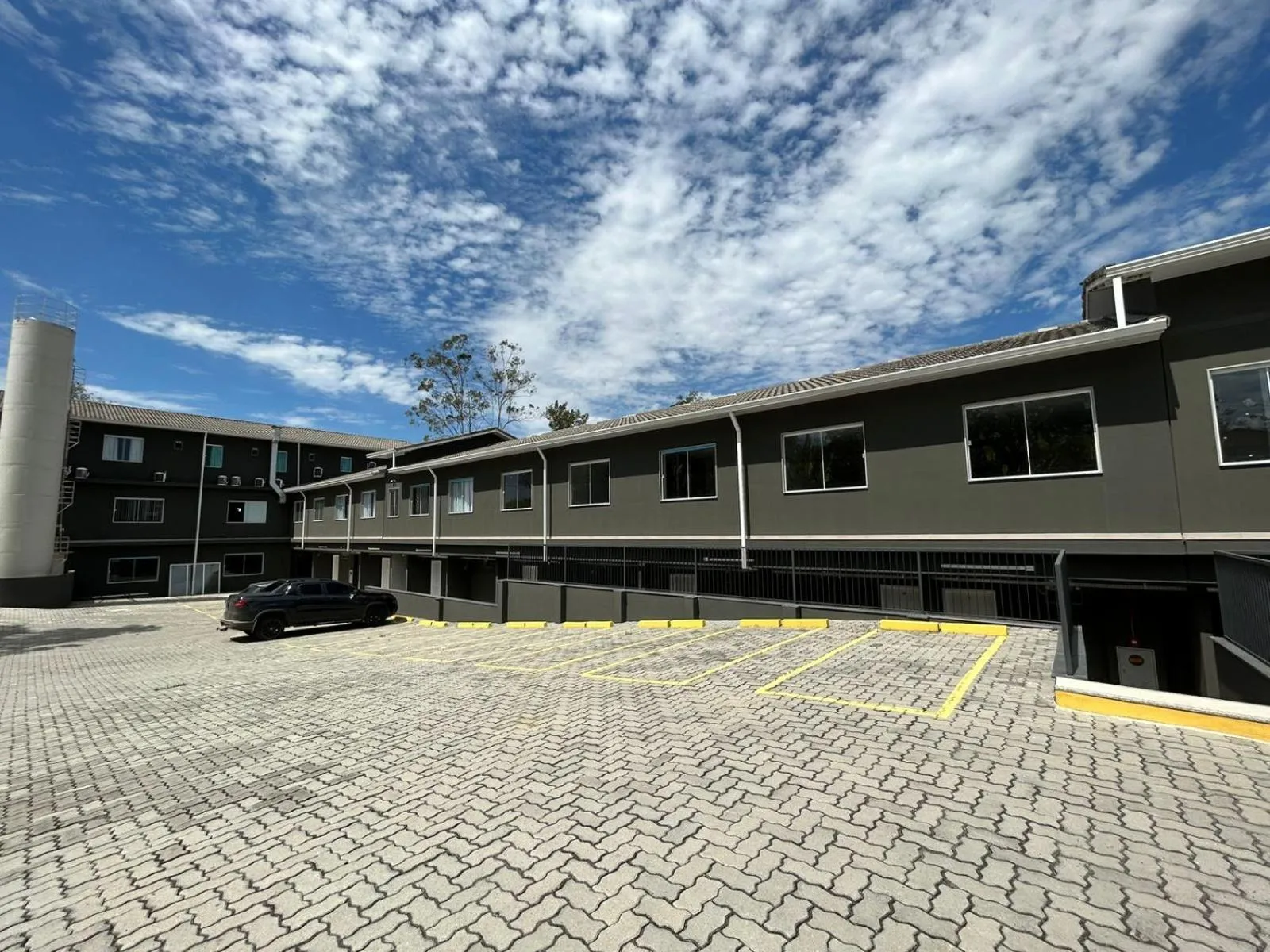 Parking in Hotel Penedo Inn