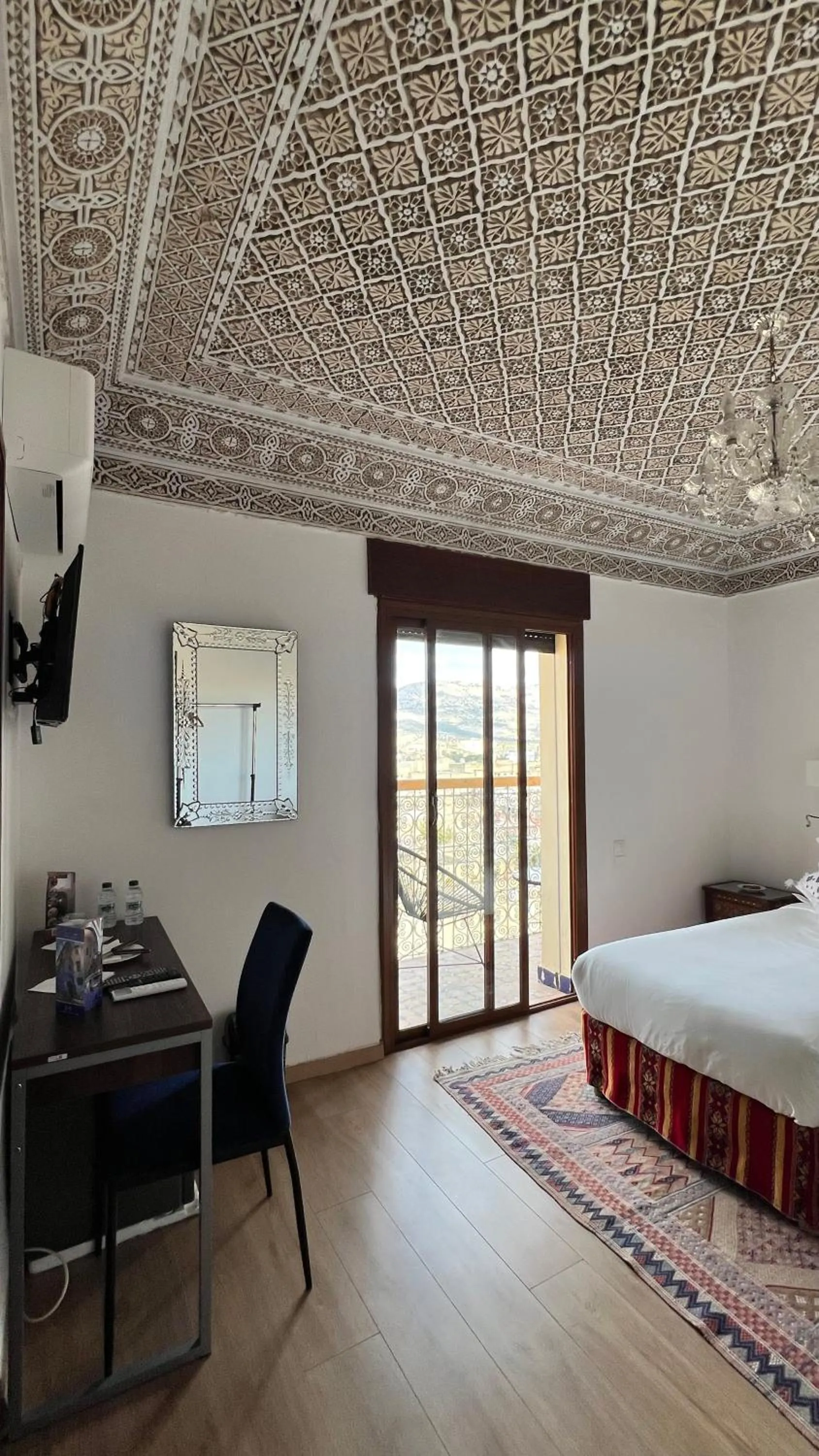 Photo of the whole room, Bed in Riad Fes Palacete