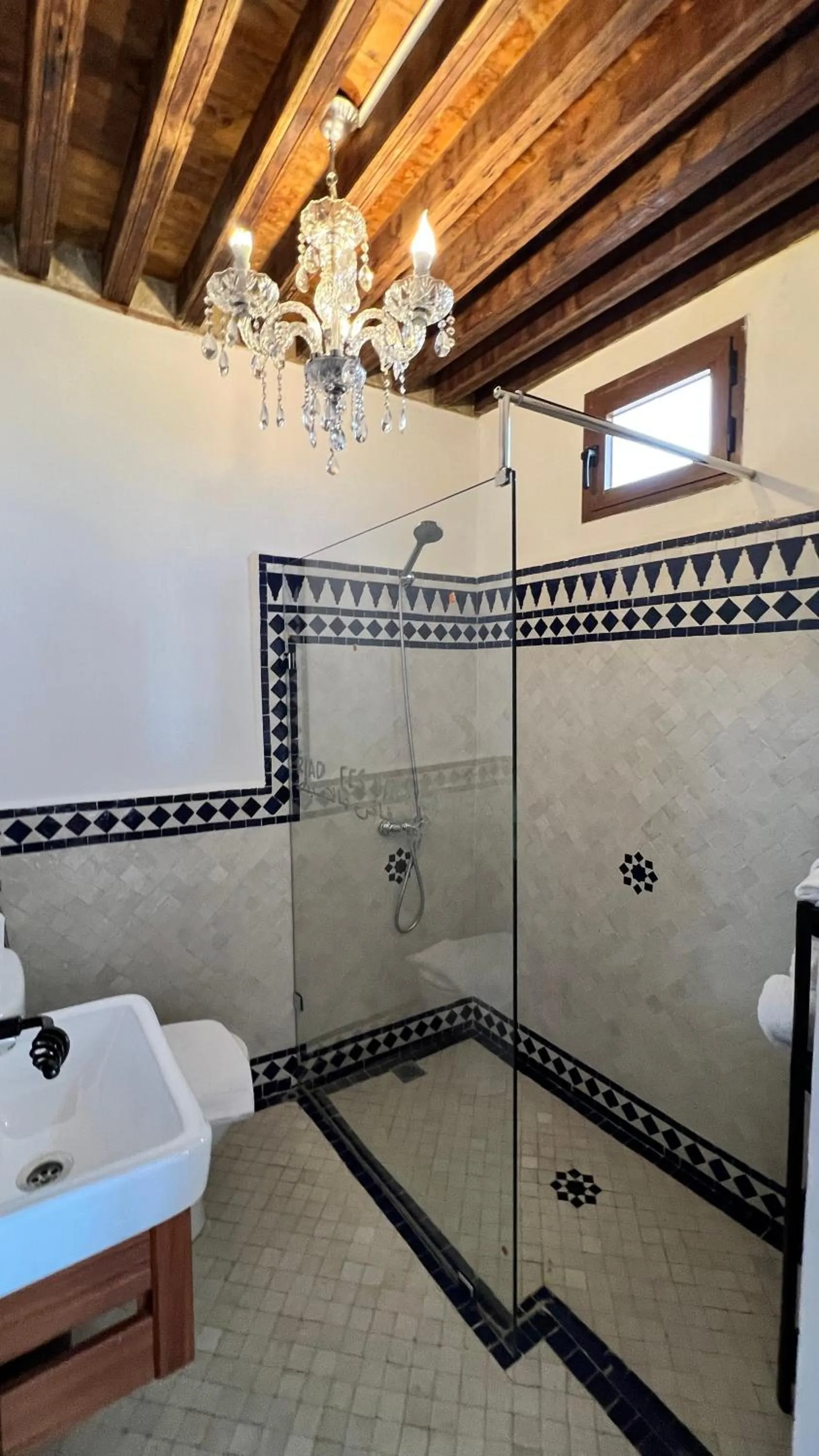 Shower in Riad Fes Palacete