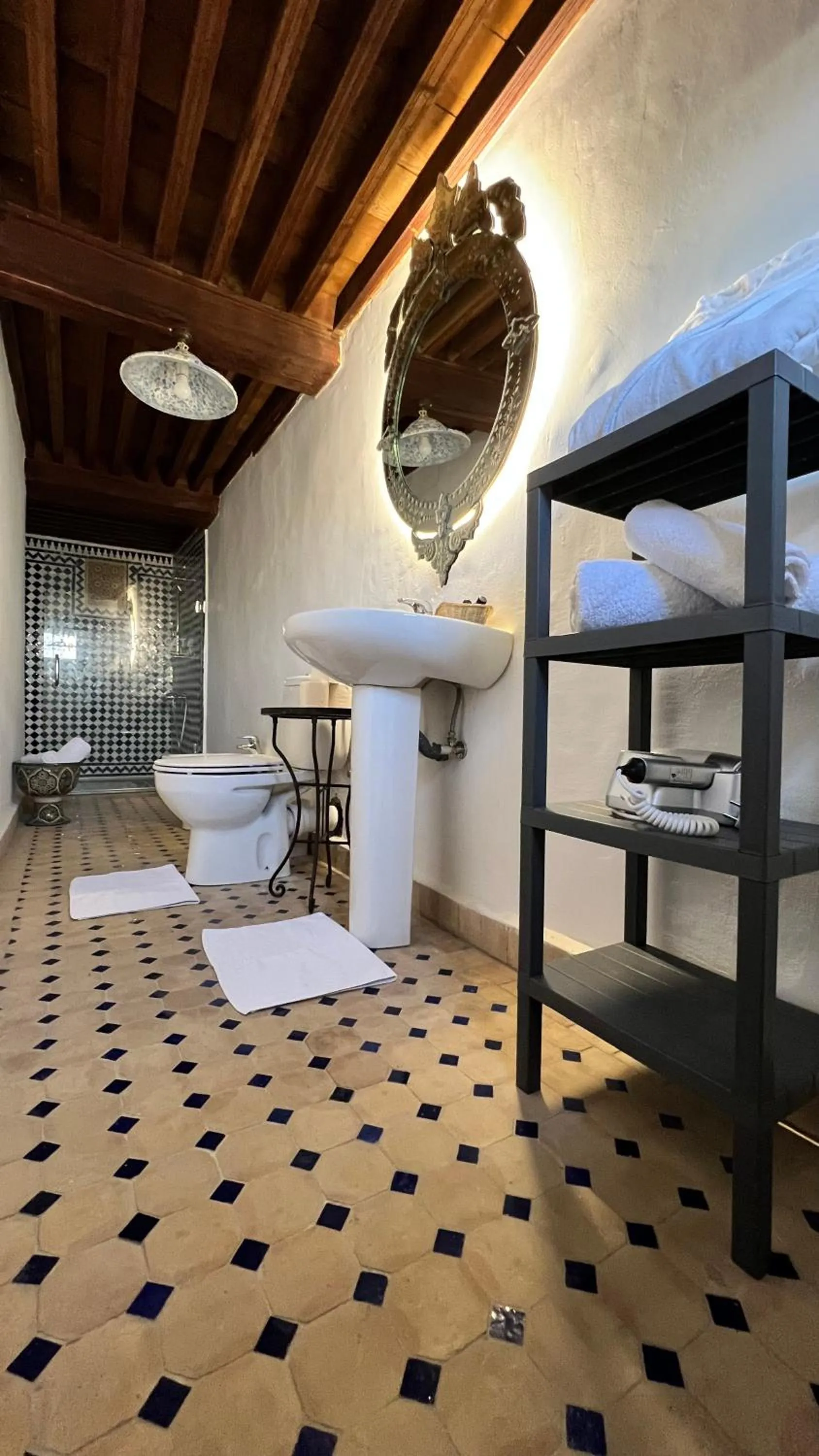 Bathroom, Bed in Riad Fes Palacete