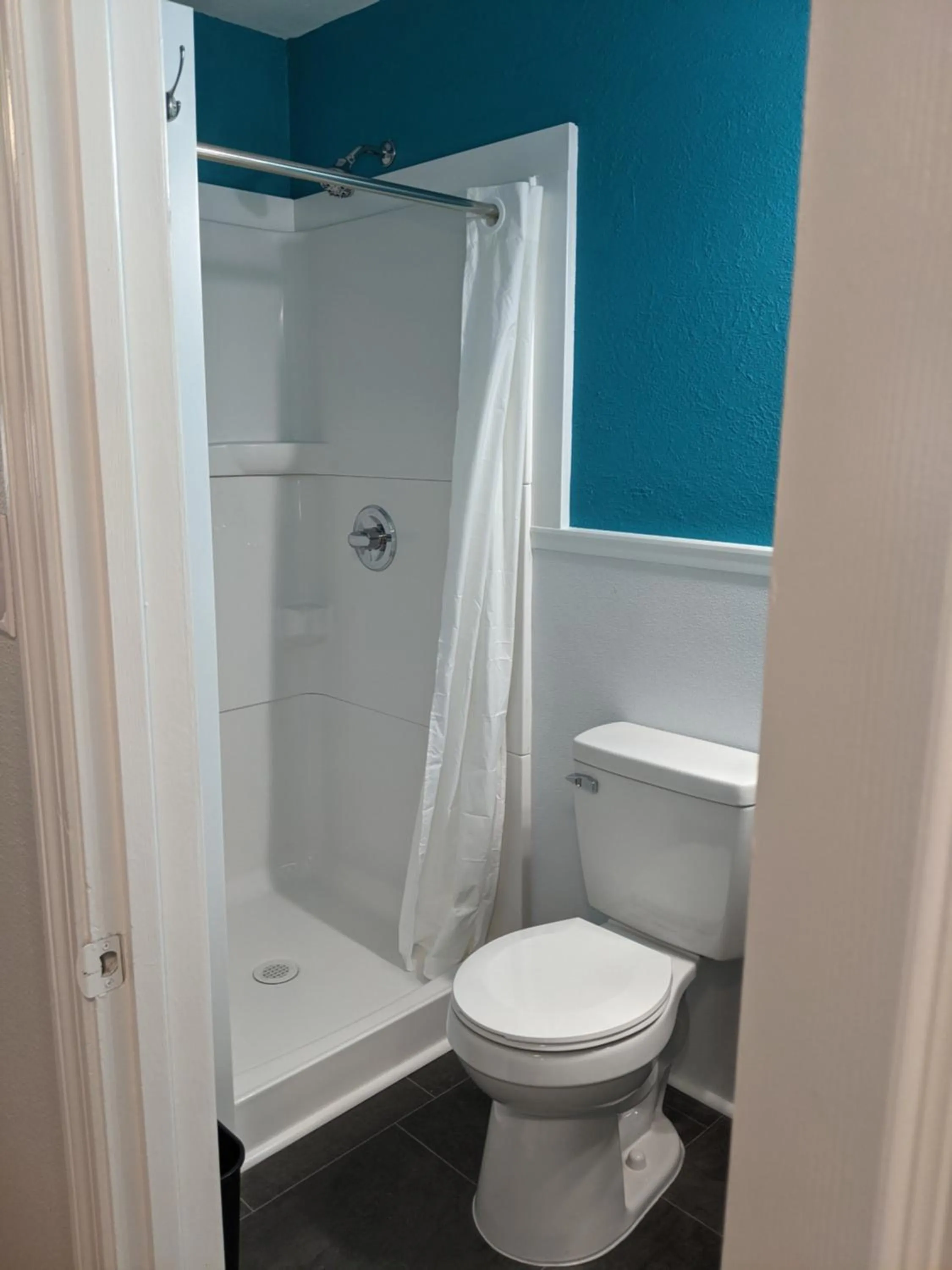 Riverboat Inn & Suites