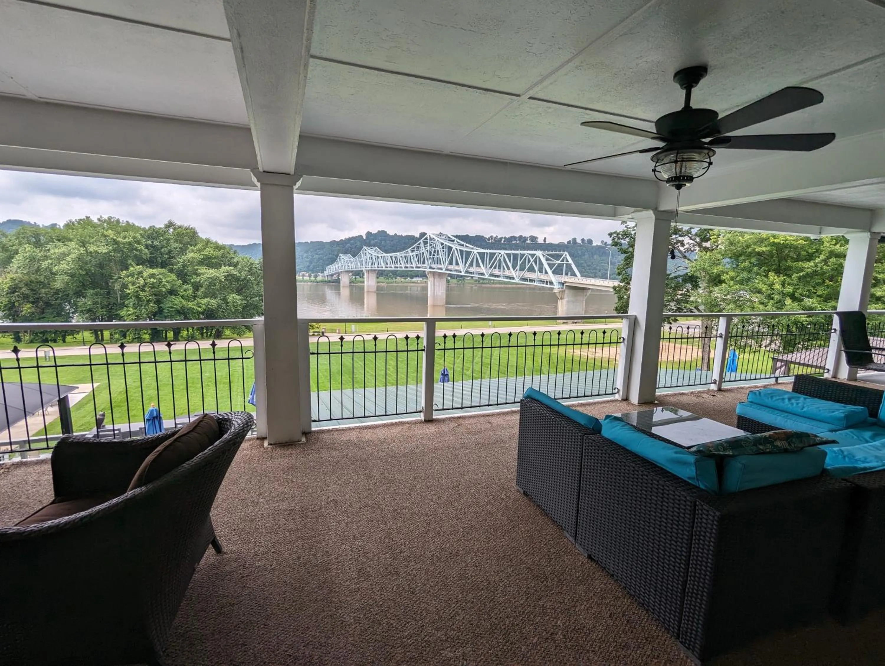 Patio in Riverboat Inn & Suites