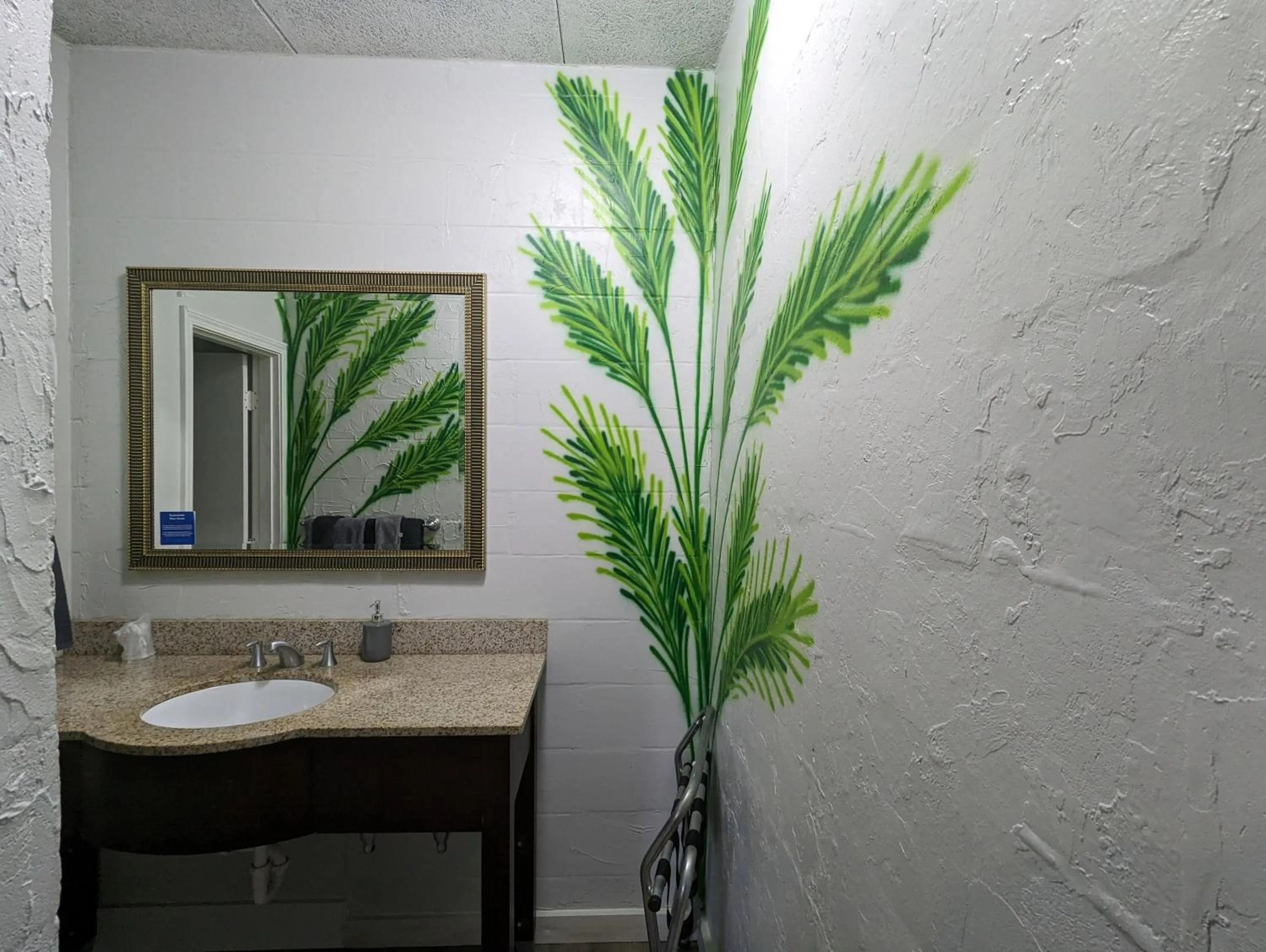 Riverboat Inn & Suites