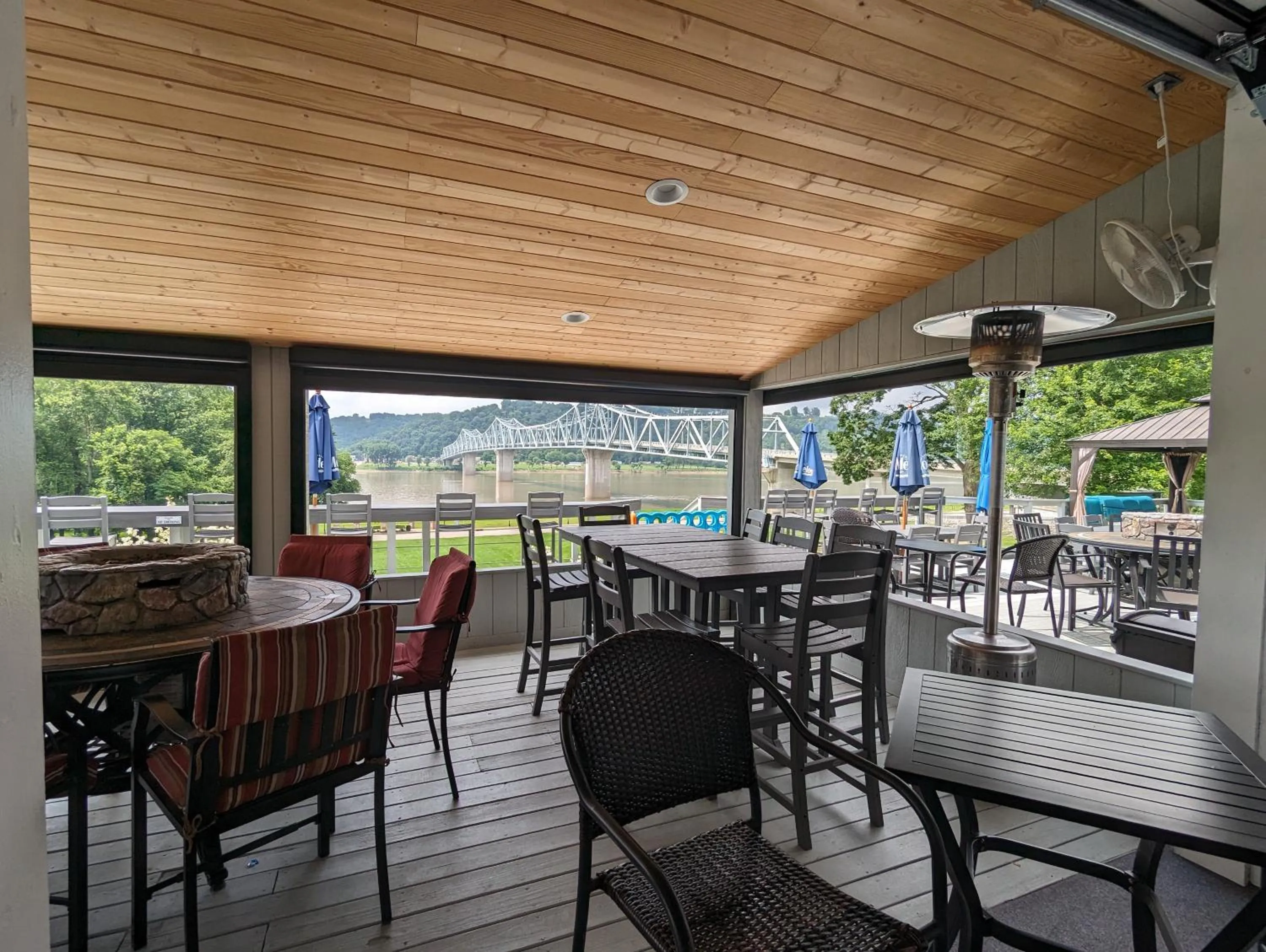 Patio in Riverboat Inn & Suites