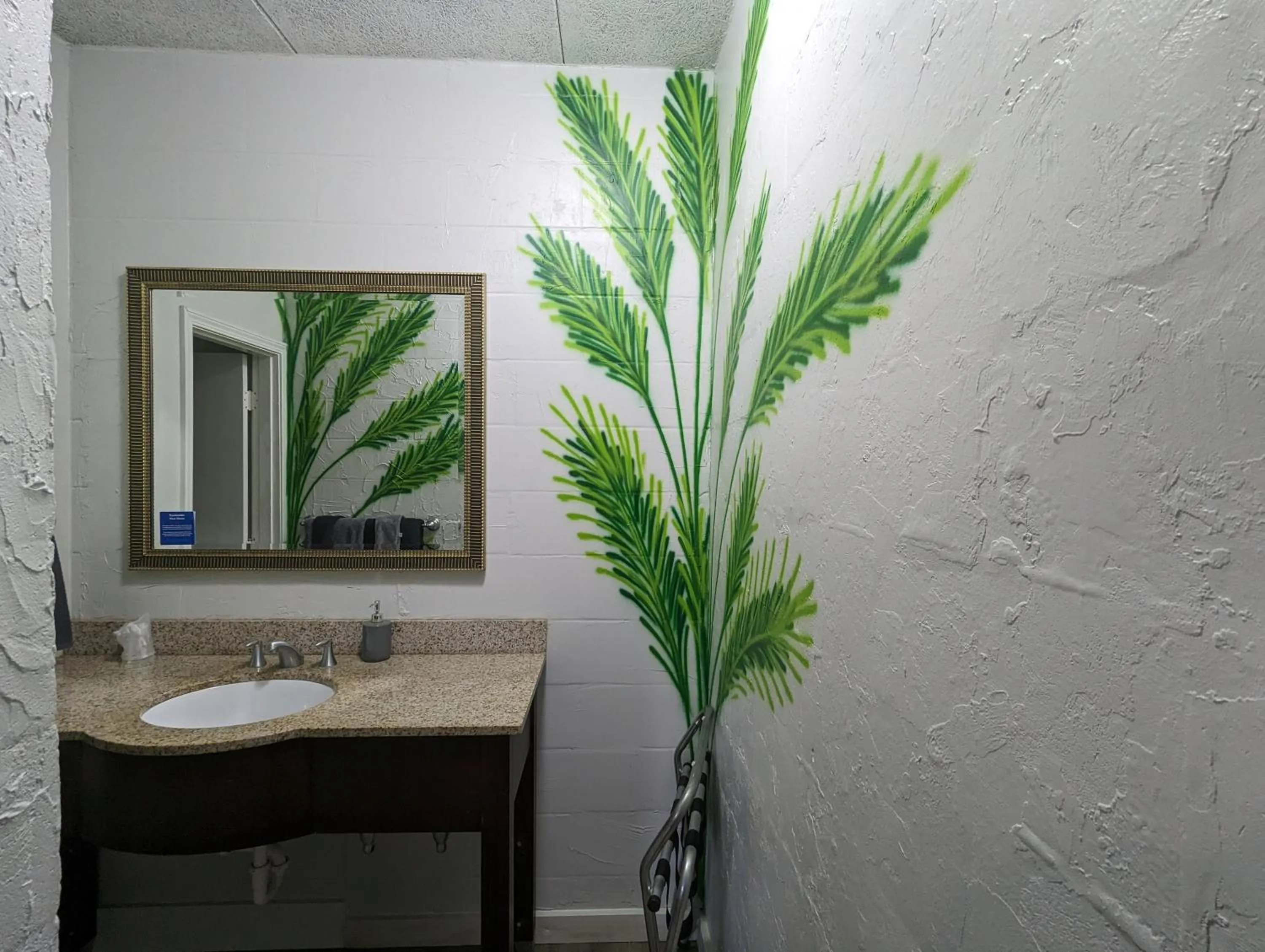 Riverboat Inn & Suites