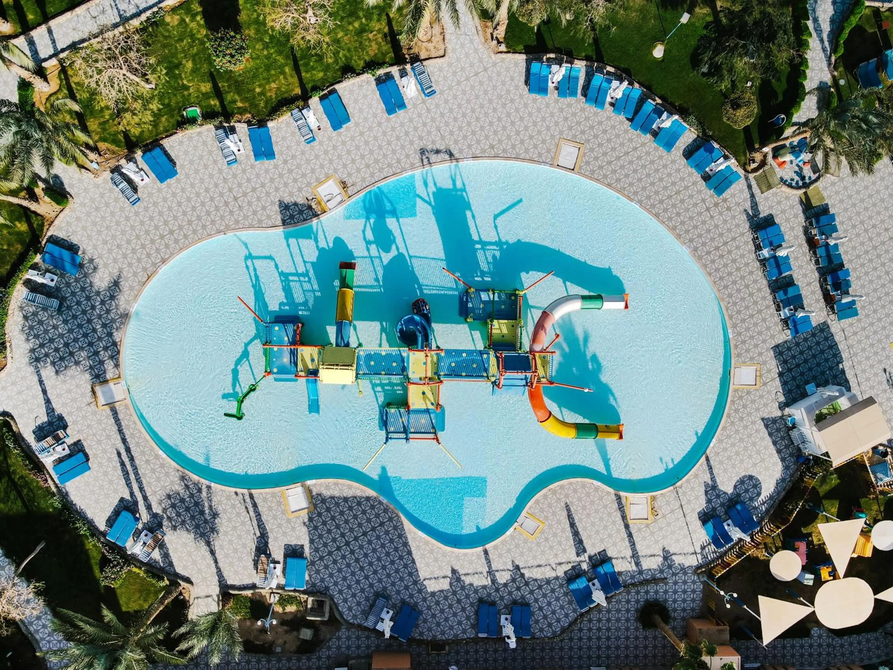 Property building in Sentido Akassia Beach