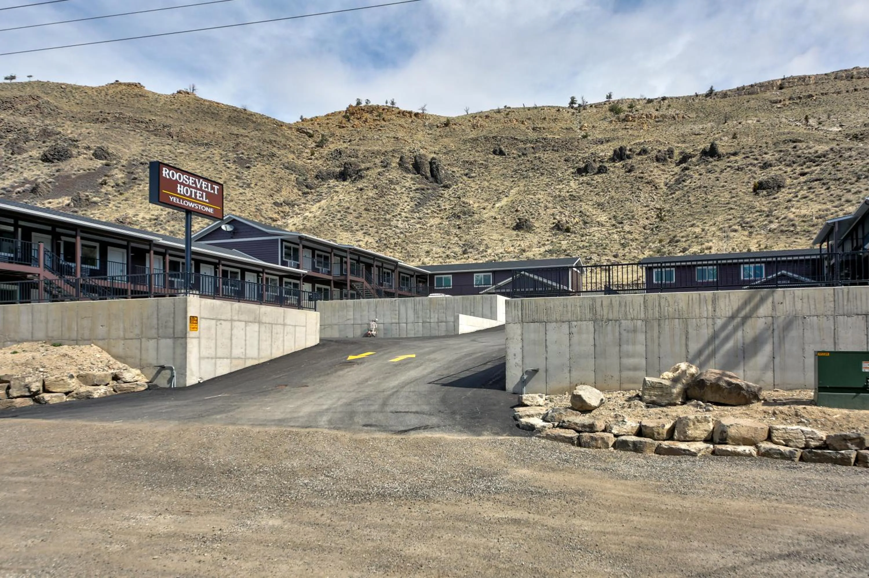 Property building in Roosevelt Hotel - Yellowstone