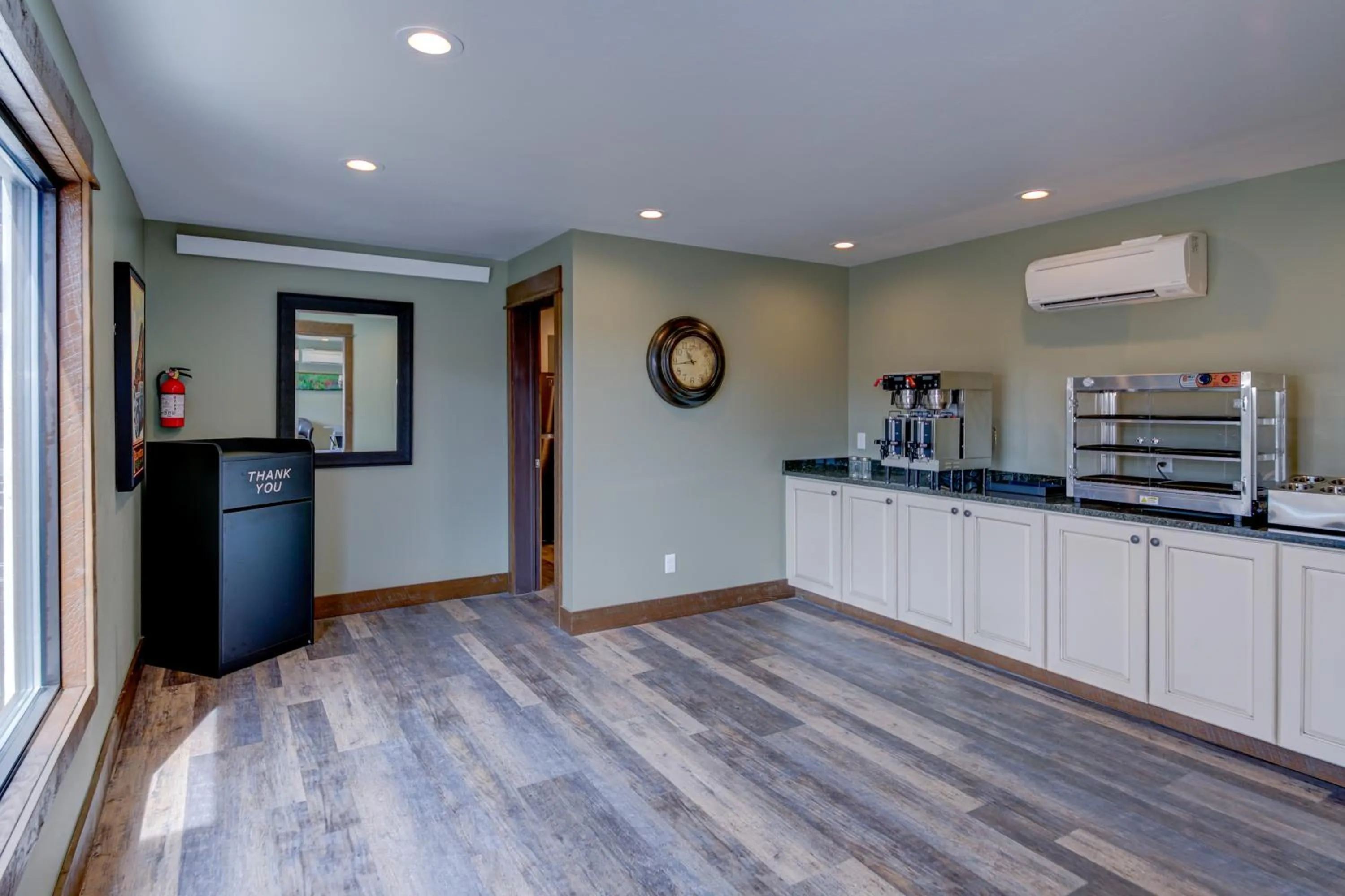 Coffee/tea facilities in Roosevelt Hotel - Yellowstone