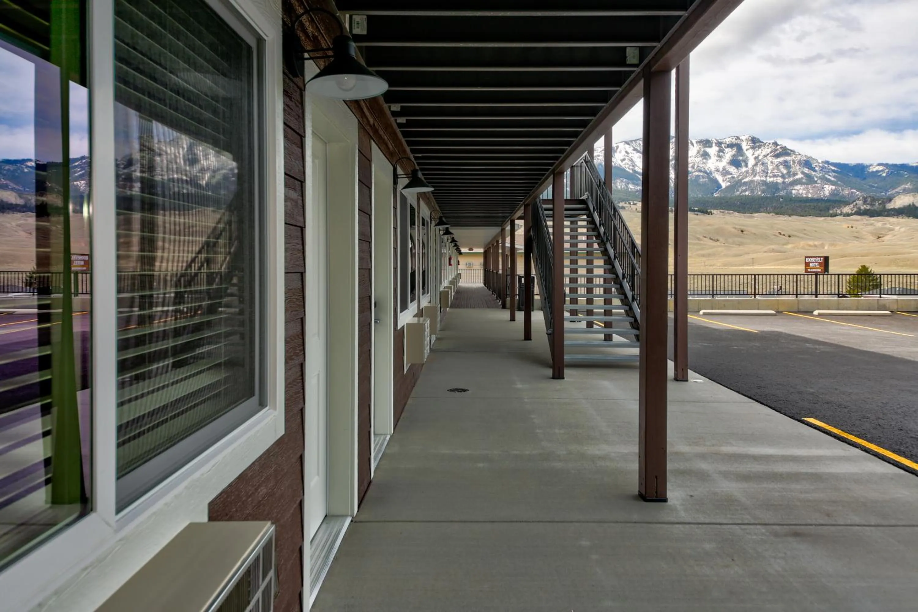 Business facilities in Roosevelt Hotel - Yellowstone