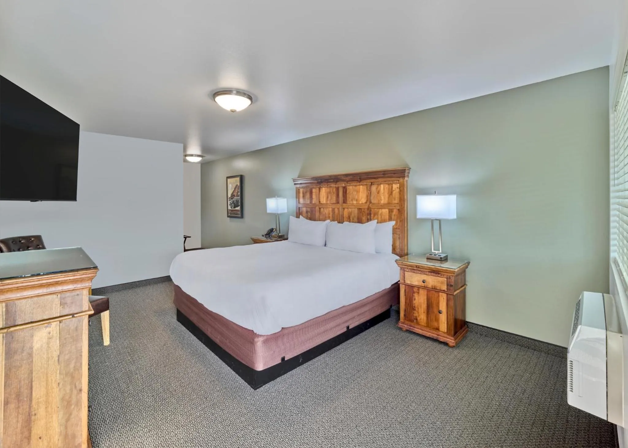 Bed in Roosevelt Hotel & Cabins - Yellowstone