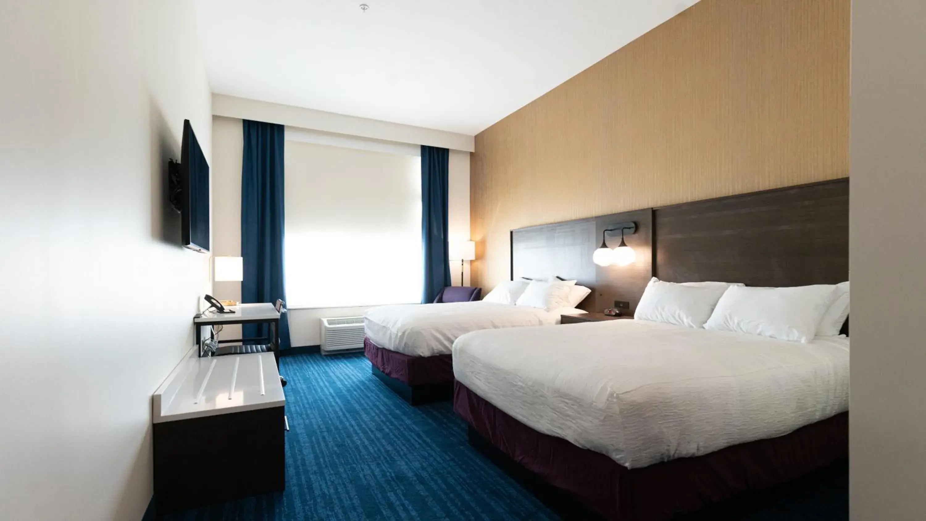 Deluxe Queen Room in Walker's Bluff Casino Resort Deluxe Queen Room in Walker's Bluff Casino Resort