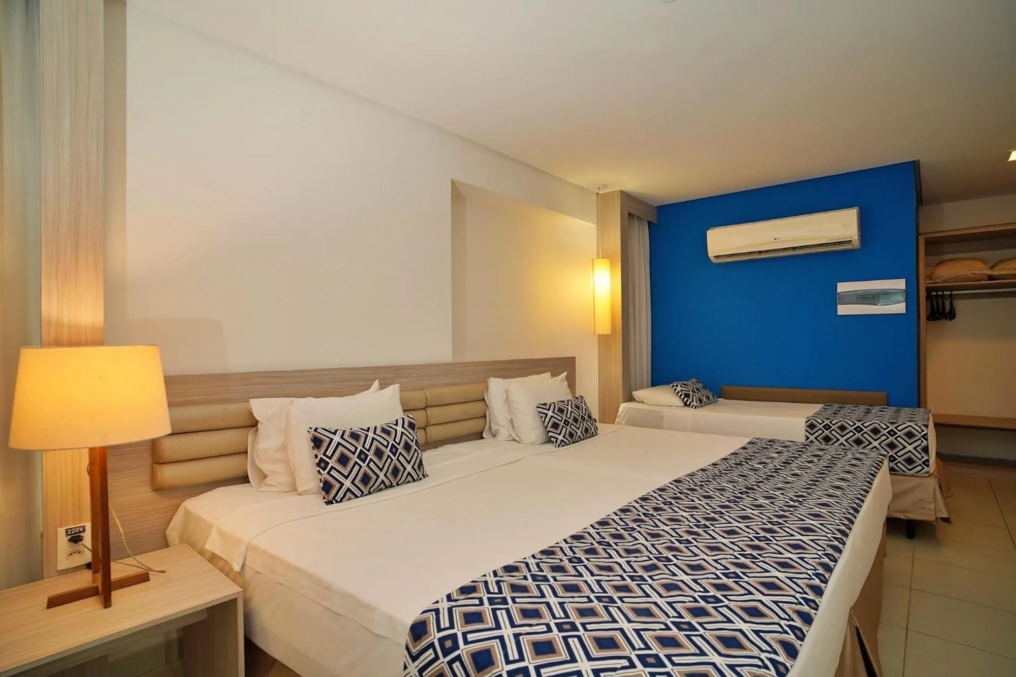 Bed in Beach Class Convention By MAI